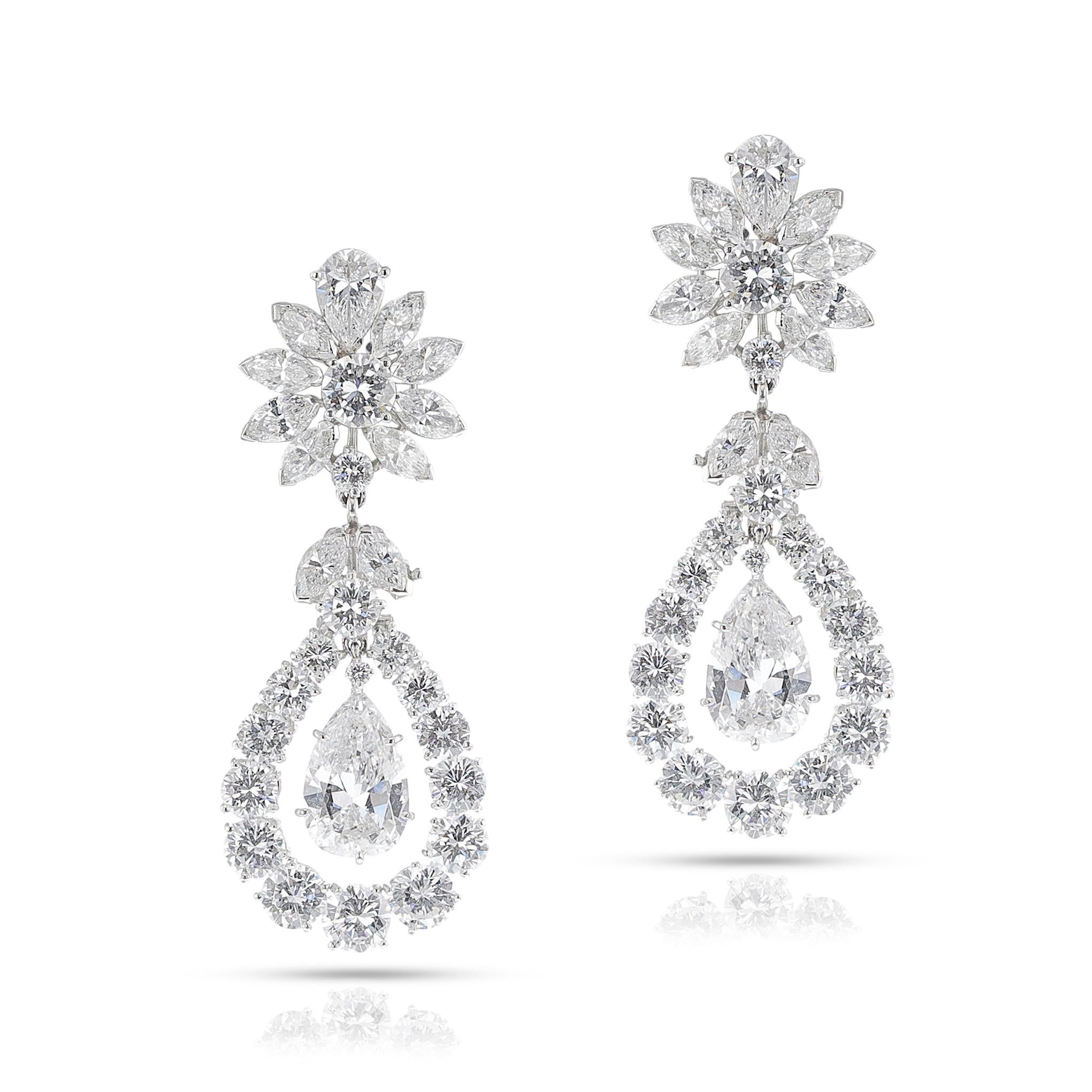 Van Cleef & Arpels Orecchini pendenti con diamanti a forma di pera, staccabili, in platino In condizioni ottime in vendita a New York, NY