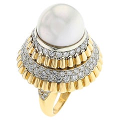 Anello Van Cleef & Arpels Ballerina con perle e diamanti, 18 ct.