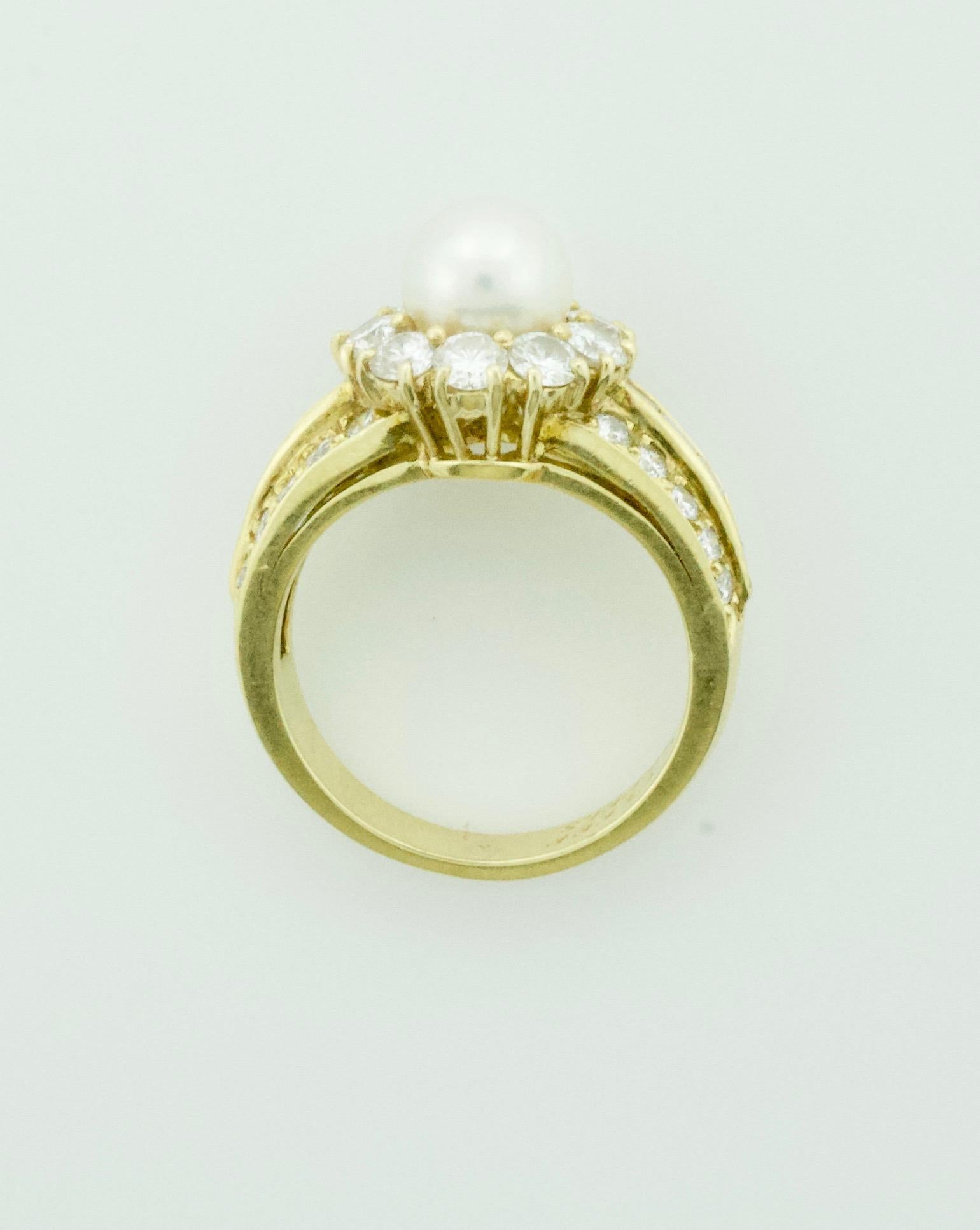 Van Cleef & Arpels Pearl and Diamond Ring in 18 Karat Yellow Gold 1