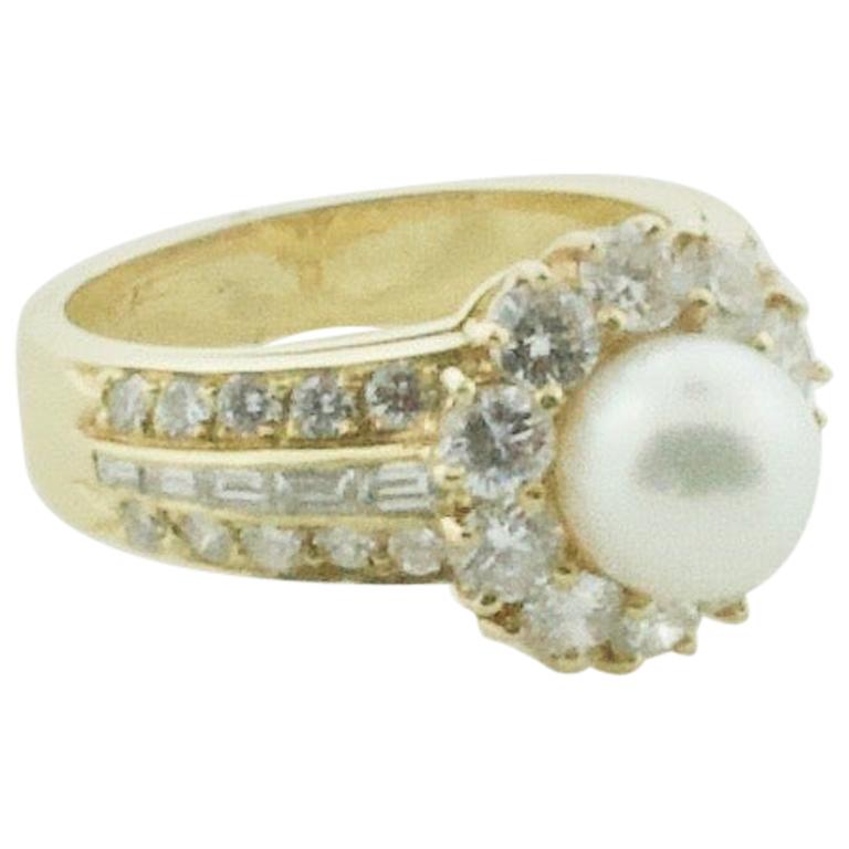 Van Cleef & Arpels Pearl and Diamond Ring in 18 Karat Yellow Gold