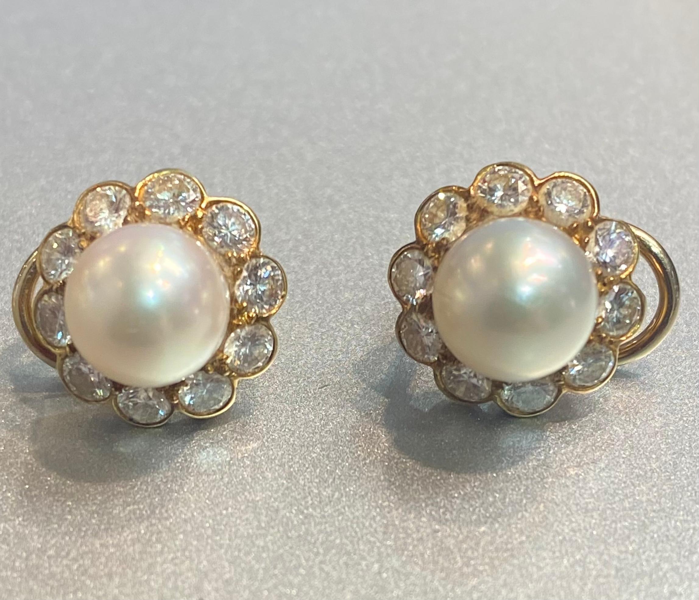 Van Cleef & Arpels Perlen- und Diamant-Ohrringe im Angebot 1