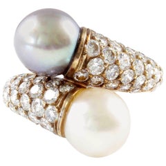 Van Cleef & Arpels Pearl Diamond Gold Bypass Ring