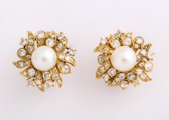 Van Cleef & Arpels Pearl Diamond Yellow Gold Earrings Choker and Pin Set