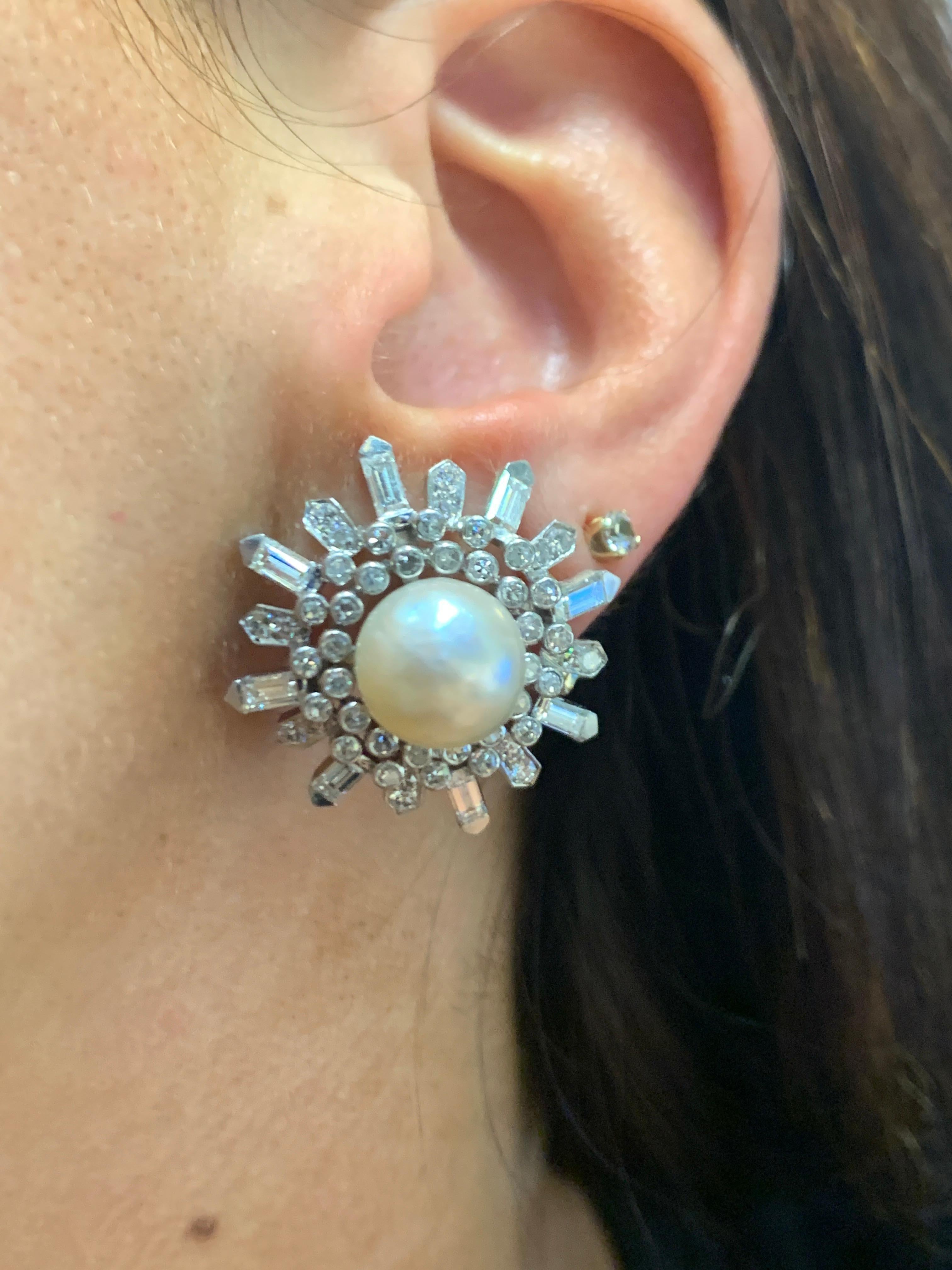 Van Cleef & Arpels Pearl Earrings In Excellent Condition For Sale In New York, NY