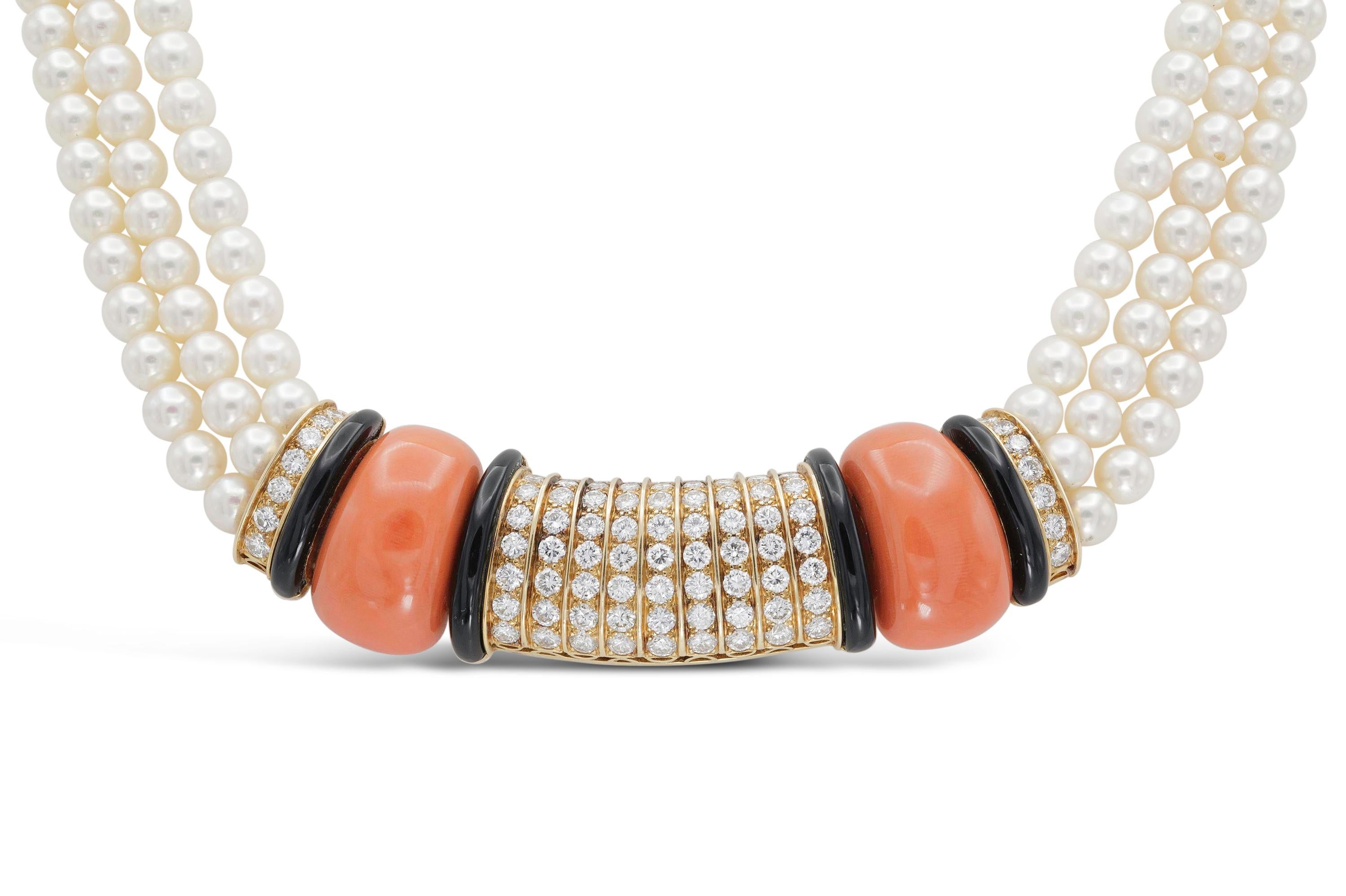 Round Cut Van Cleef & Arpels Pearl Necklace with Coral Onyx and Diamonds For Sale
