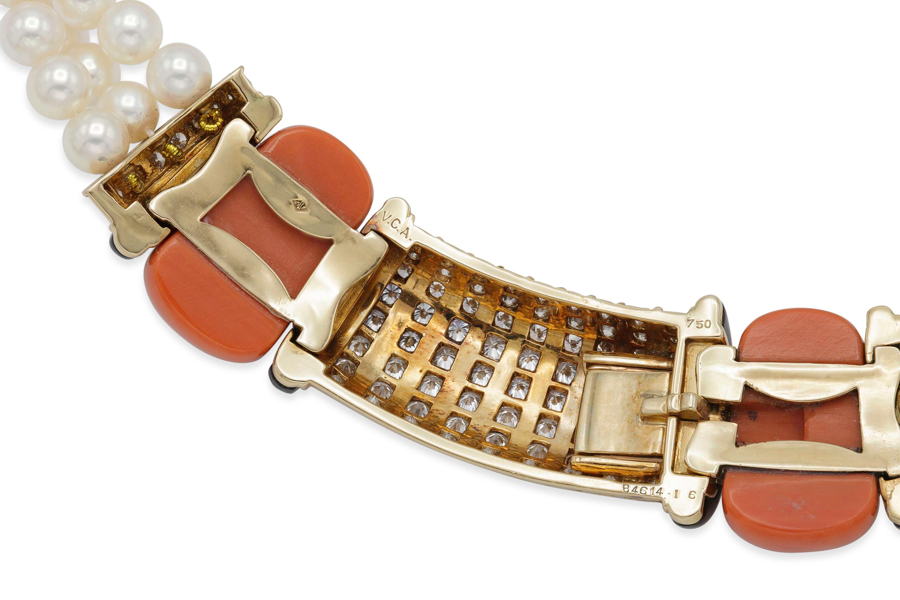 Van Cleef & Arpels Perlenkette mit Koralle Onyx und Diamanten im Zustand „Gut“ im Angebot in New York, NY