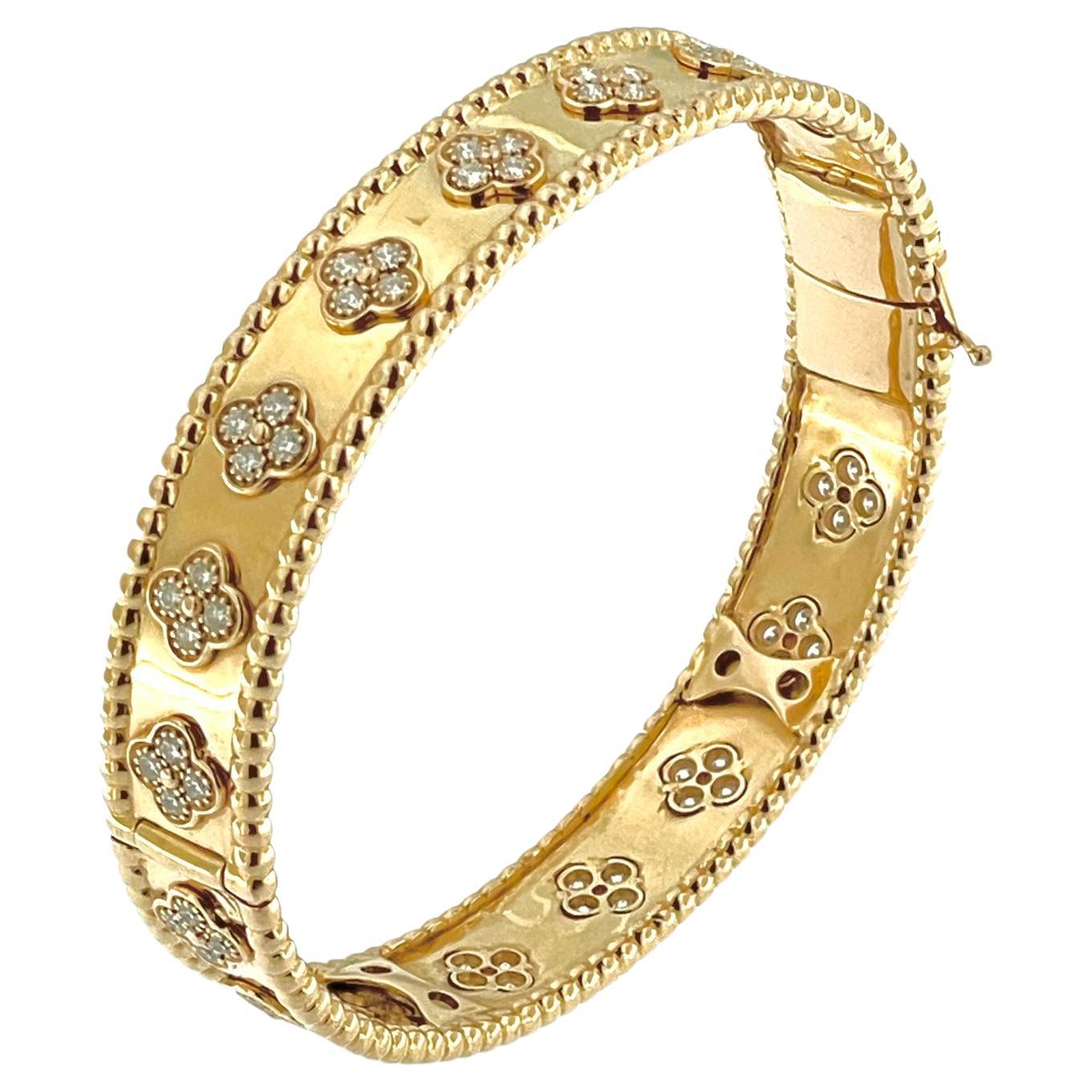 Van Cleef & Arpels Perle Clovers Bracelet Rose Gold and Diamonds For Sale