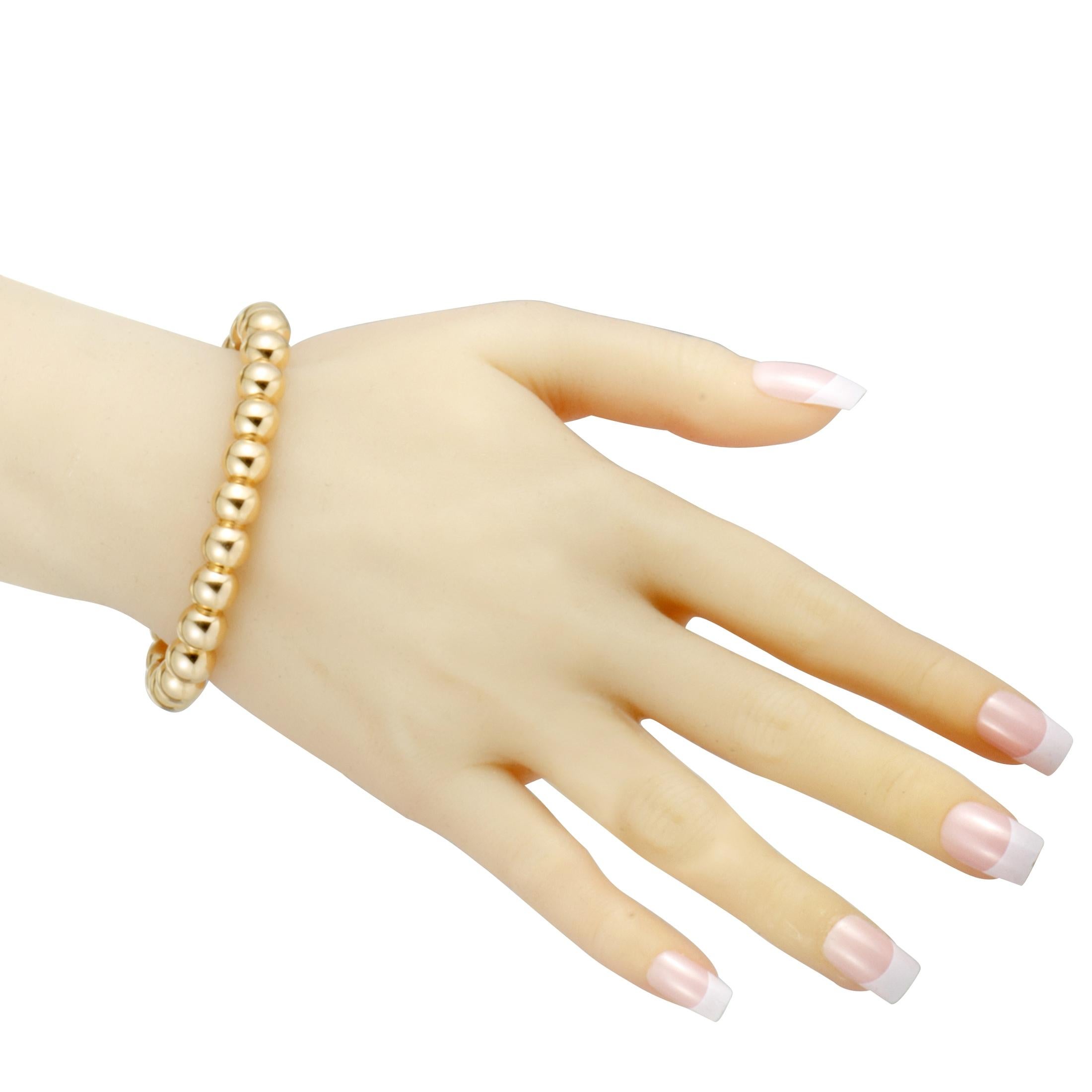 Add a gorgeously feminine touch to your ensembles with this wonderful Van Cleef & Arpels bracelet that is created for the exquisite “Perlée” collection, boasting an incredibly attractive design. The bracelet is beautifully made of 18K rose gold and