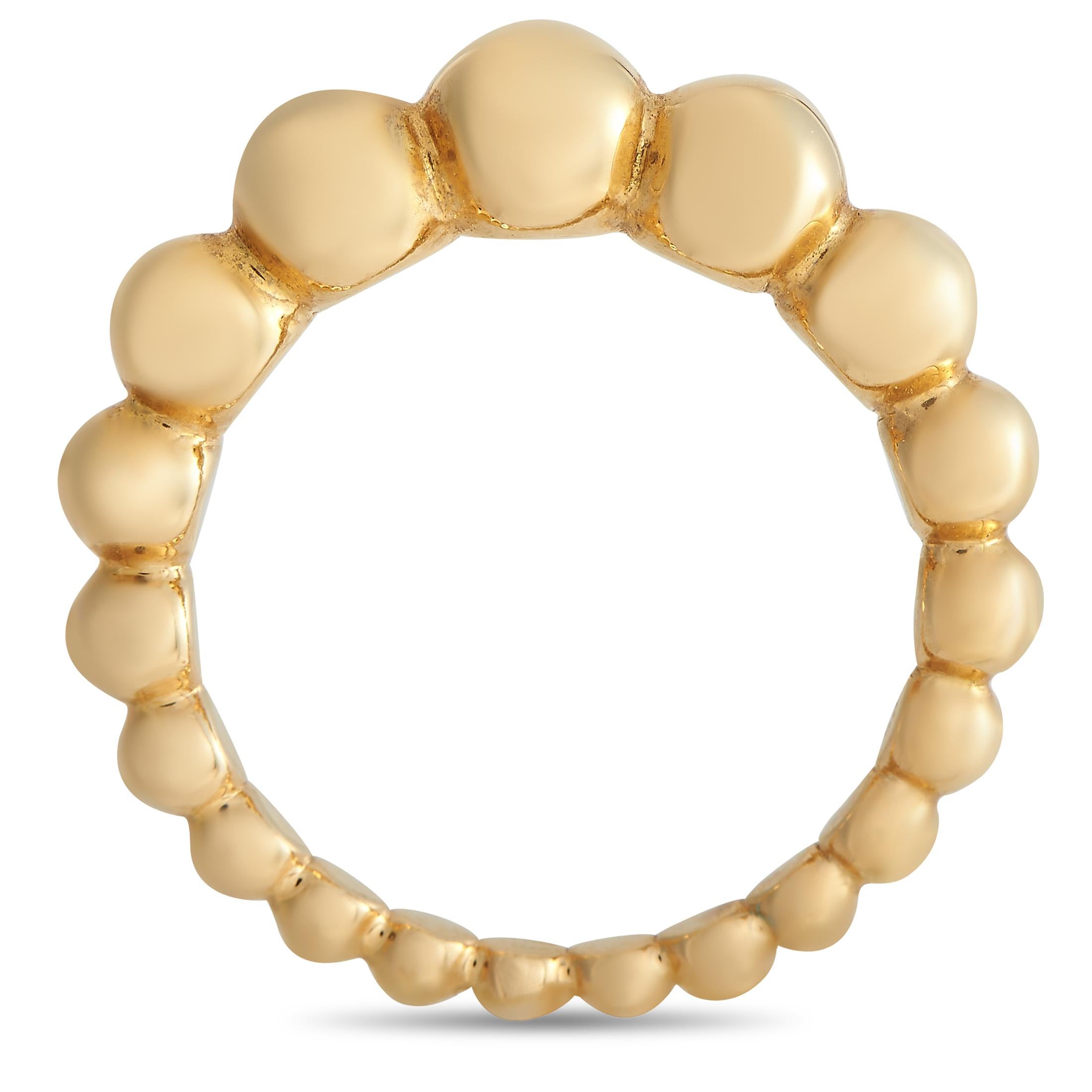 Like all pieces from the Van Cleef & Arpels Perlee collection, this ring features a series of golden beads. Crafted from 18K Yellow Gold, this understated piece measures 3mm wide and features a 5mm top height.\r\nThis jewelry piece is offered in