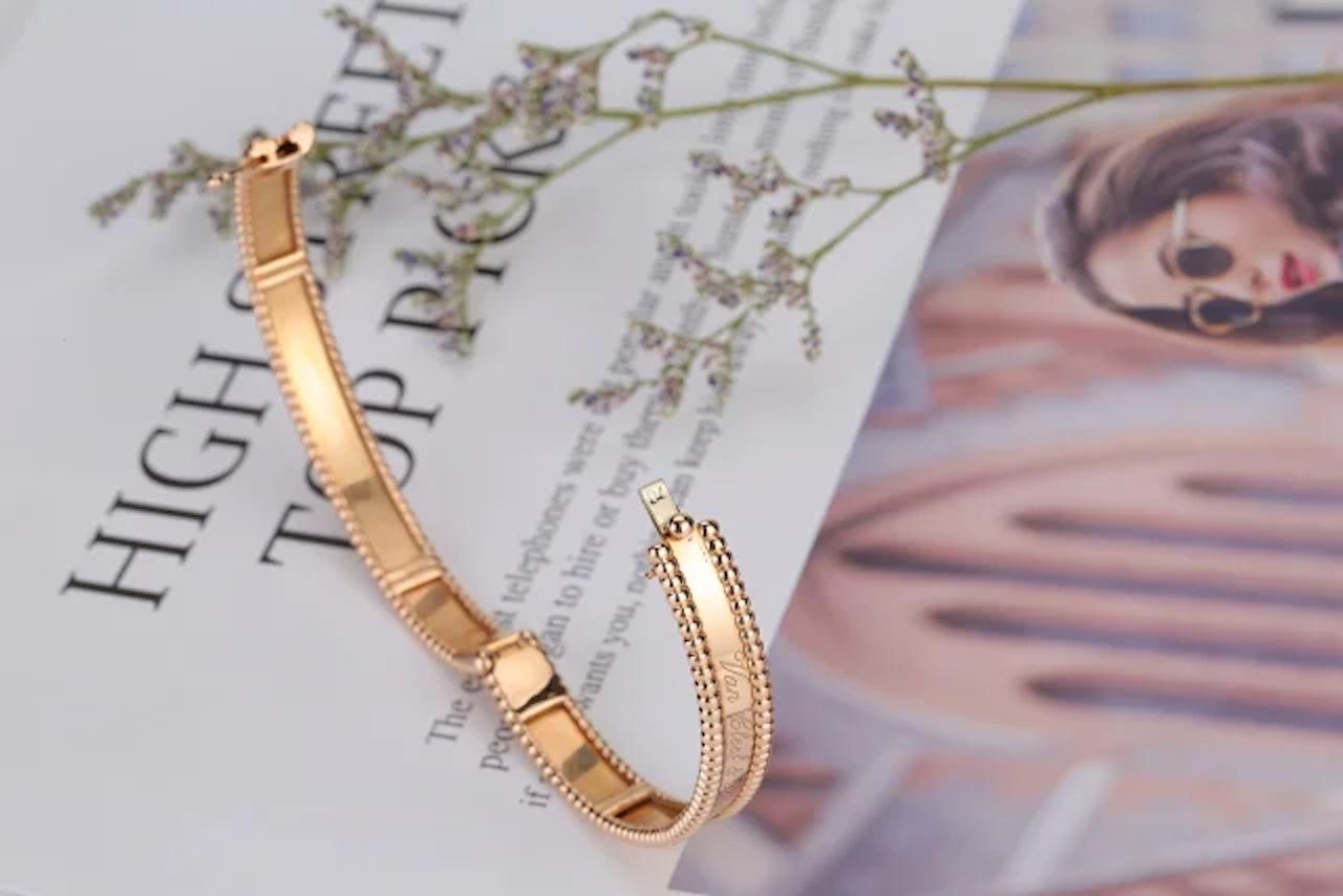 From the whimsical Perlee collection, the Perlee bracelet is a dedication to elegance and modernity. This creative collection features polished beads with silhouettes that are cheerful and feminine. This particular bracelet with 18k pink gold and