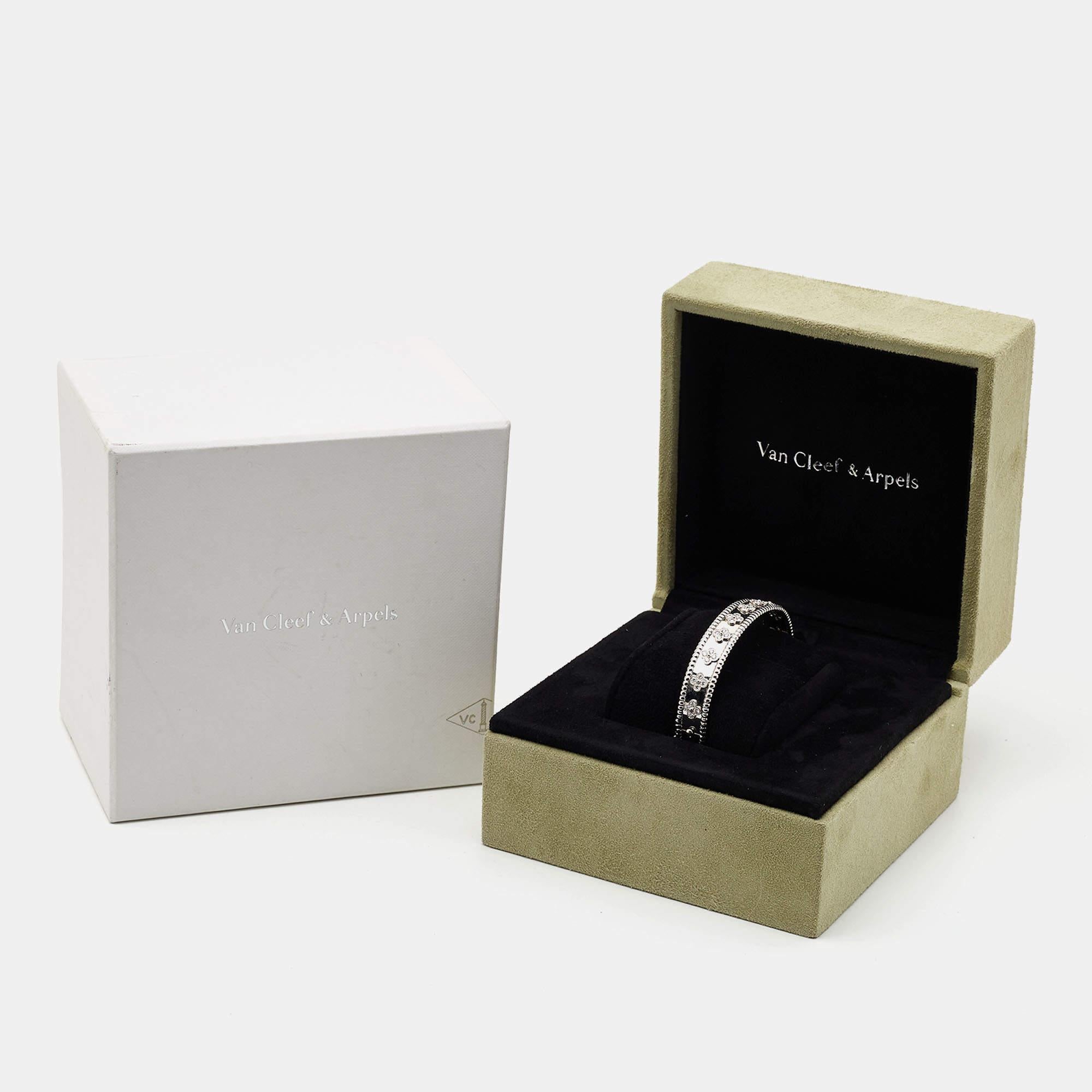 Van Cleef & Arpels Perlée Clover Diamonds 18k White Gold Bracelet  In Good Condition For Sale In Dubai, Al Qouz 2