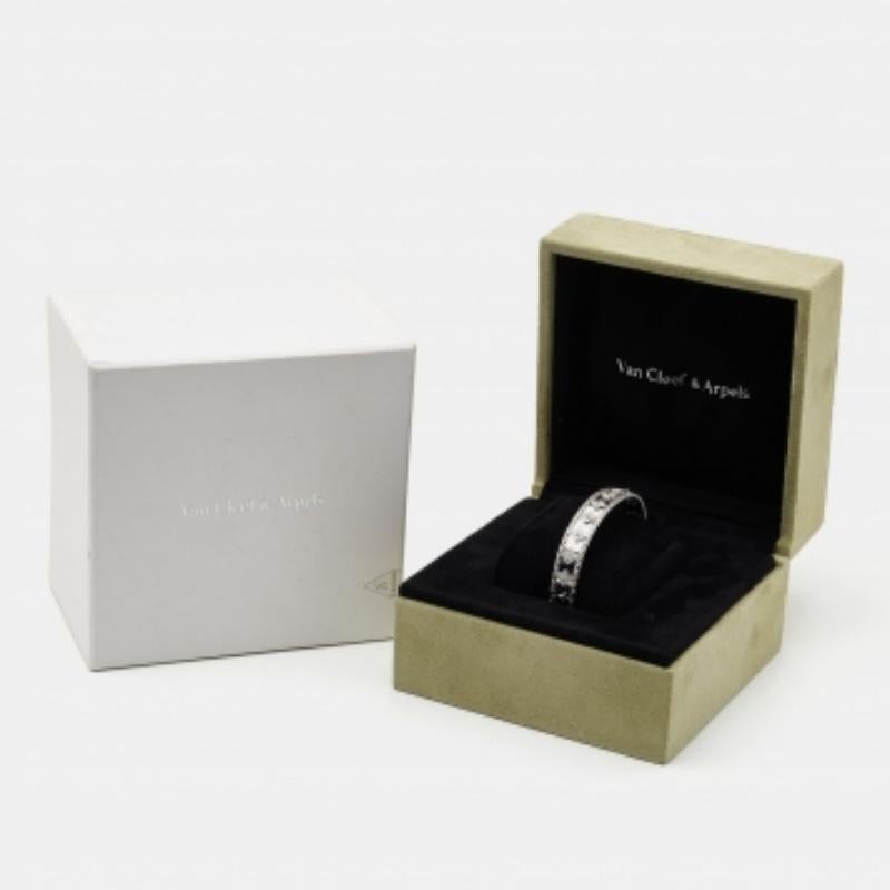 Van Cleef & Arpels Perlée Clover Diamonds 18k White Gold Bracelet L en vente 1