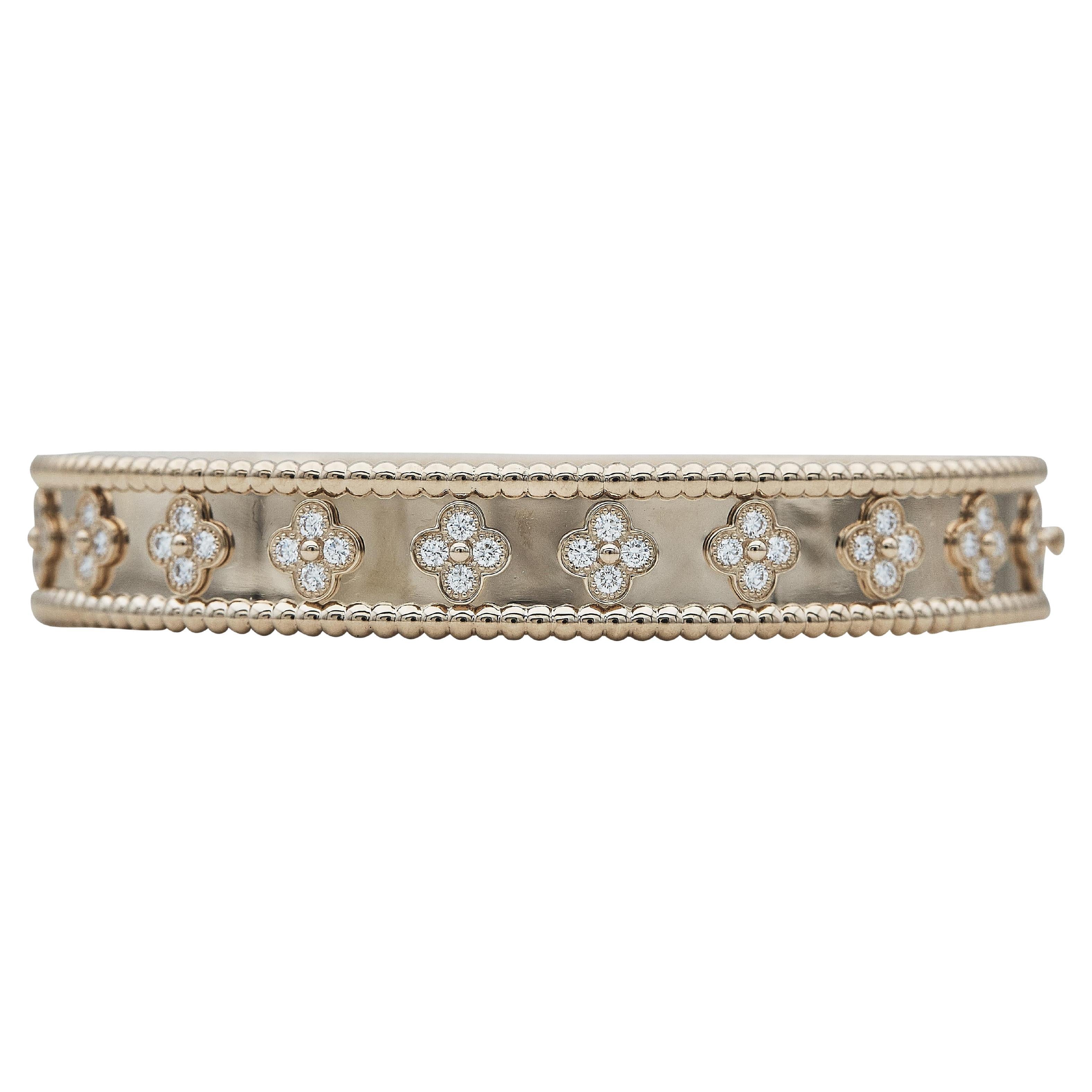 Van Cleef & Arpels Bracciale con Trifogli Perlée in oro rosa 18 carati Diamante Taglia Grande in vendita