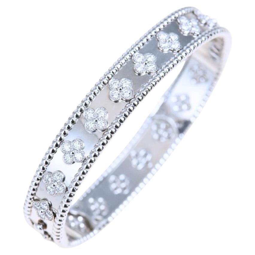 Van Cleef & Arpels Bracelet Perlée Trèfles Diamants Or Blanc 18K Taille M