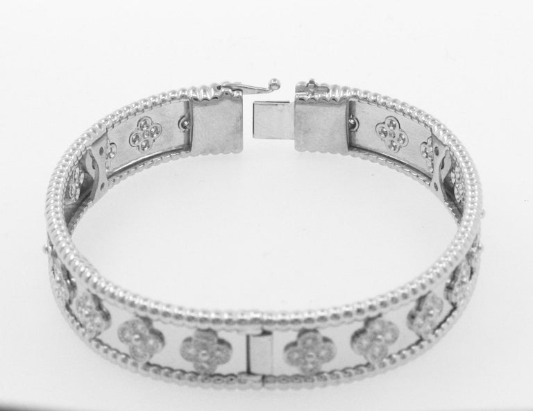 Perlée clovers bracelet, small model 18K white gold, Diamond - Van Cleef &  Arpels