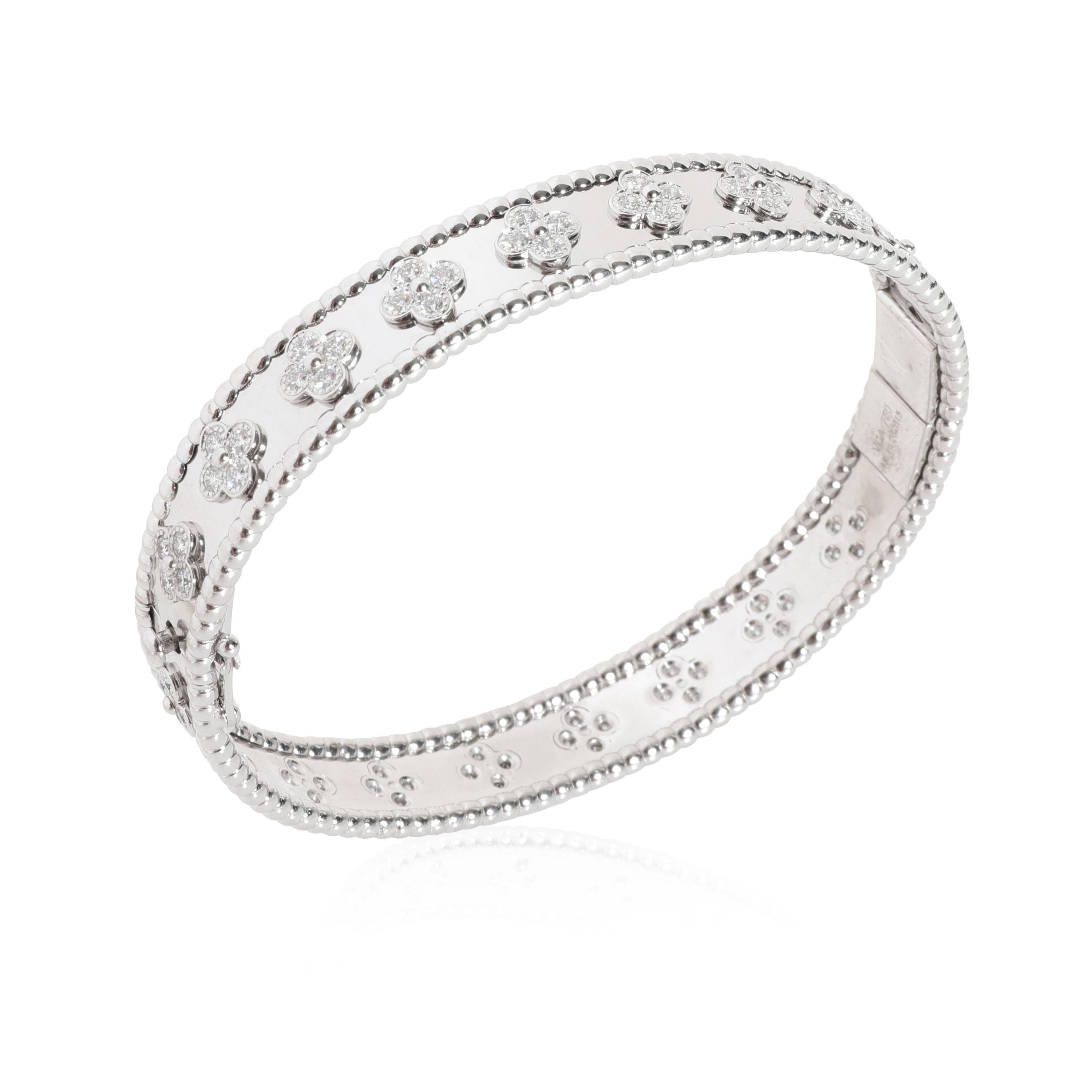 Van Cleef & Arpels Perlee Clovers Bracelet, Medium Model 18k White Gold 1.79 CTW

PRIMARY DETAILS
SKU: 113383
Listing Title: Van Cleef & Arpels Perlee Clovers Bracelet, Medium Model 18k White Gold 1.79 CTW
Condition Description: Retails for 28,200