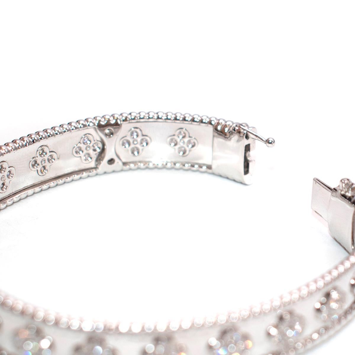 Van Cleef & Arpels Perlée Kleeblatt-Armband:: Modell Medium im Zustand „Hervorragend“ in London, GB