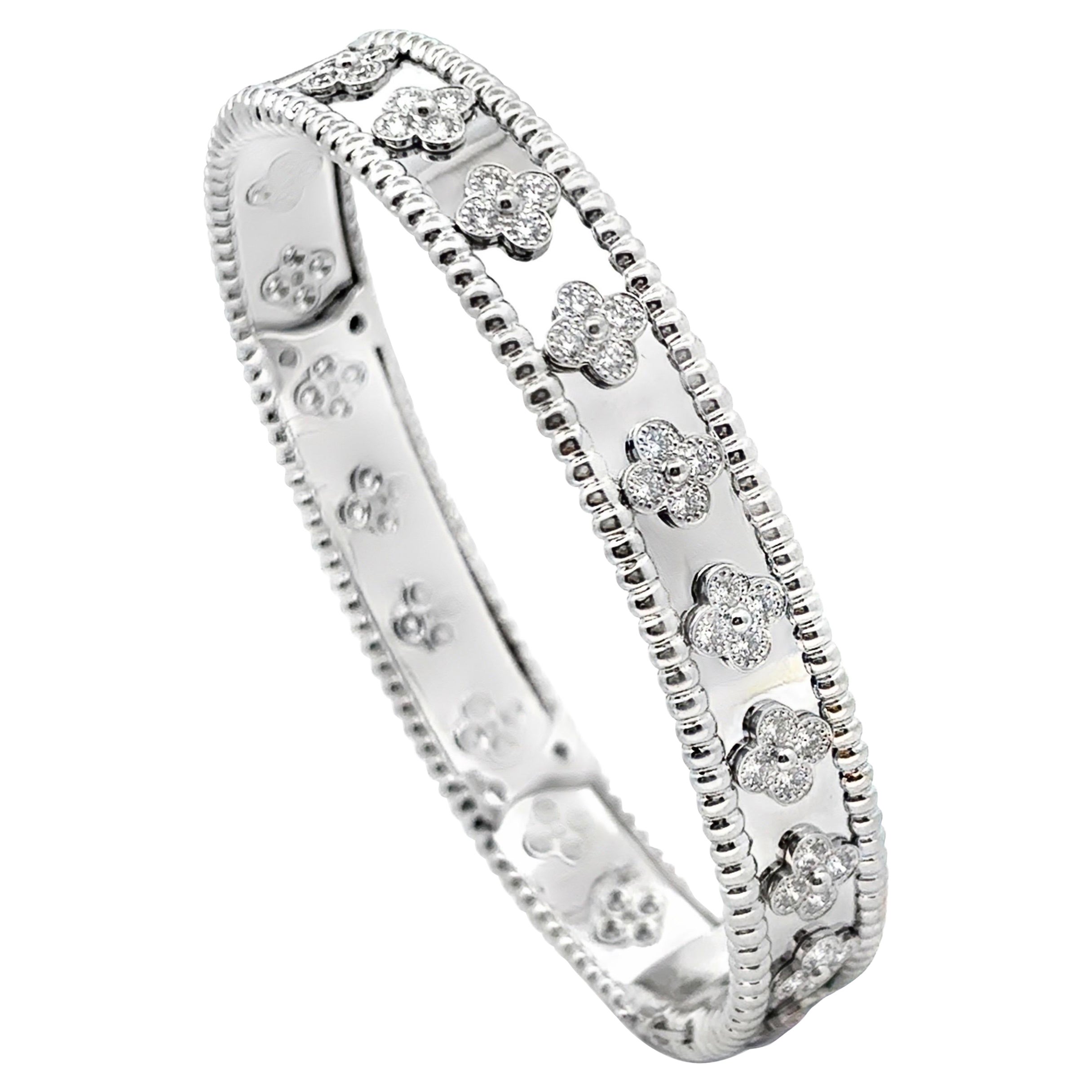 Van Cleef 
Arpels Bracelet à trèfles en diamants perlés en vente