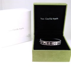 Van Cleef & Arpels Bracciale Perlée Clovers Diamonds Oro Bianco Bangle
