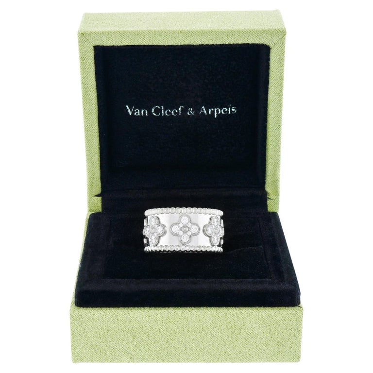 Van Cleef and Arpels Perlée Clovers Ring Extra Wide Model For Sale - Main Image