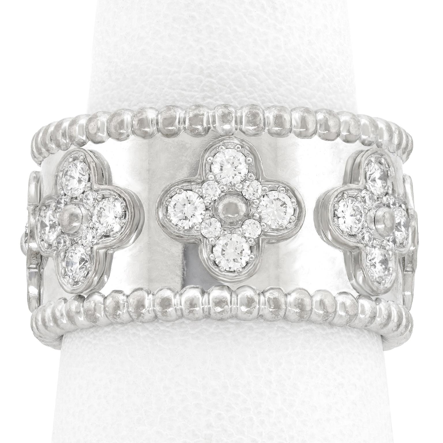 Van Cleef & Arpels Anello Trifogli Perlée Modello Extra Largo in vendita 5