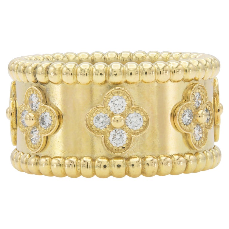 Van Cleef and Arpels Perlée Clovers Ring For Sale at 1stDibs