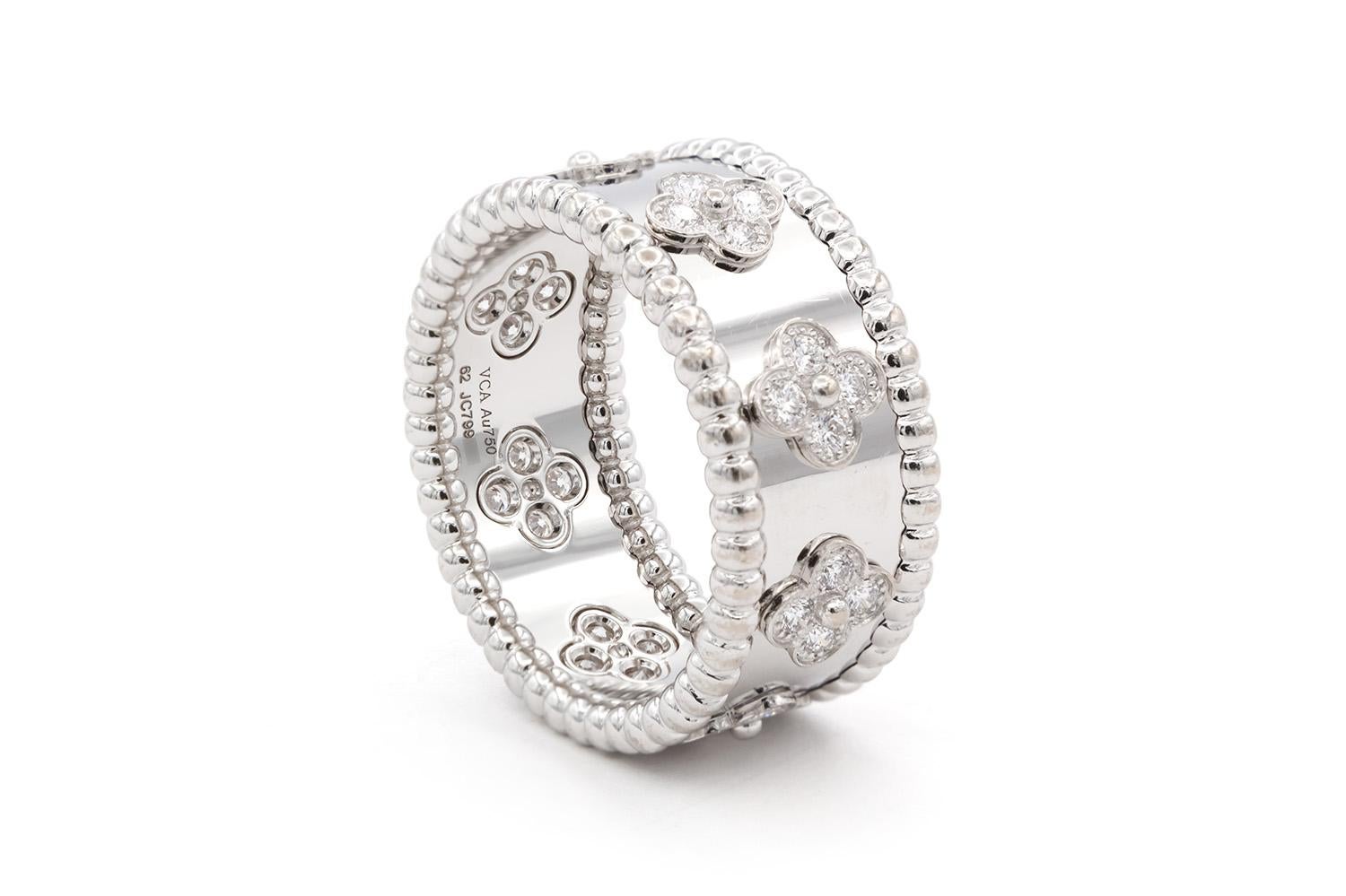 Van Cleef & Arpels, bague Perlee Clovers modèle moyen en or blanc 18 carats avec diamants BNP Pour femmes en vente