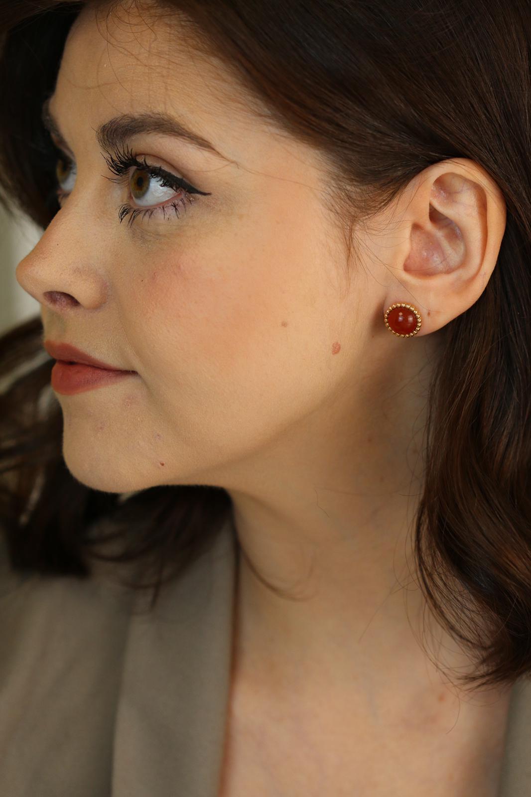 SKU	CT-2578
Comes With	Pouch Only
Date	2020
RRP	       £2,750 Incl taxes/3 250 € Incl taxes/$ 3,050 Excl taxes
Model	VCARP4E000
Serial Number	JB******
Metal	18k Rose Gold
Stones	Carnelian
Weight	7.9 g
Width	15