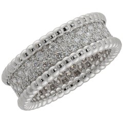 VAN CLEEF & ARPELS Bague Perlee à 3 rangées de diamants en or blanc 18 carats