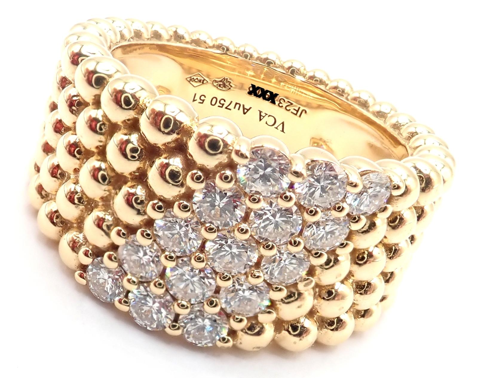 Taglio brillante Van Cleef & Arpels Anello a fascia in oro giallo a 5 file con diamante Perlee in vendita