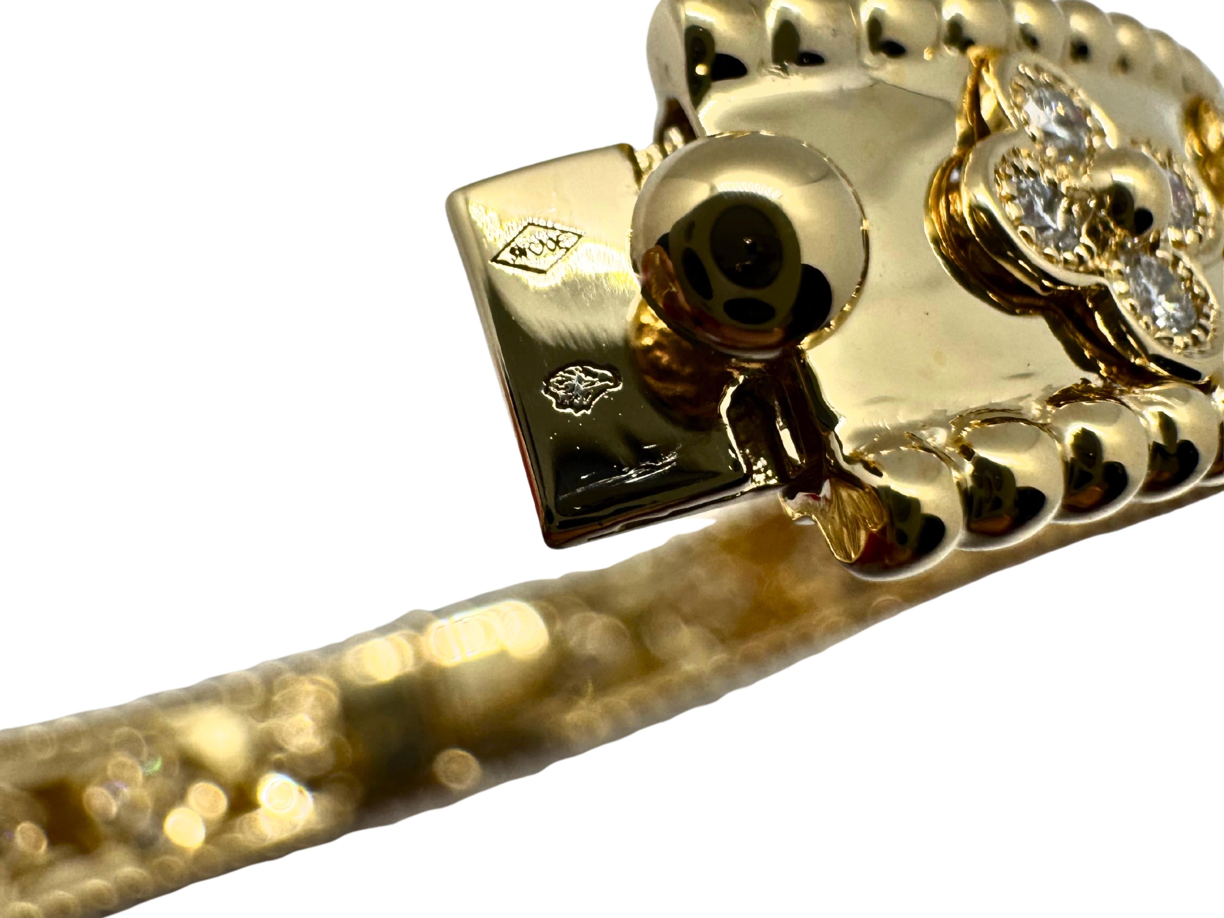 Van Cleef & Arpels Perlée Diamond Clover 18 Karat Yellow Gold Bangle Bracelet For Sale 1