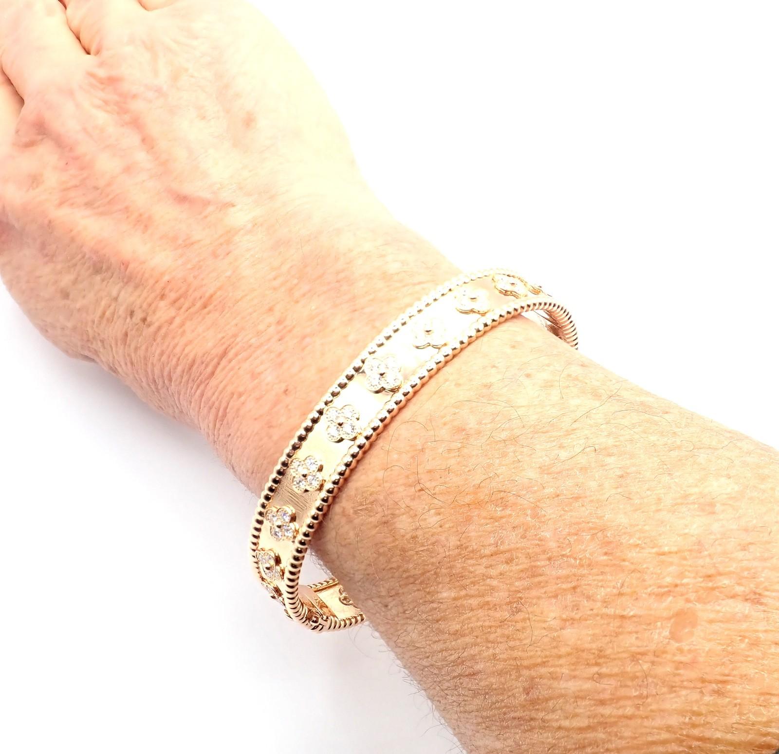 Van Cleef & Arpels Perlee Diamond Clover Rose Gold Bangle Bracelet im Angebot 8