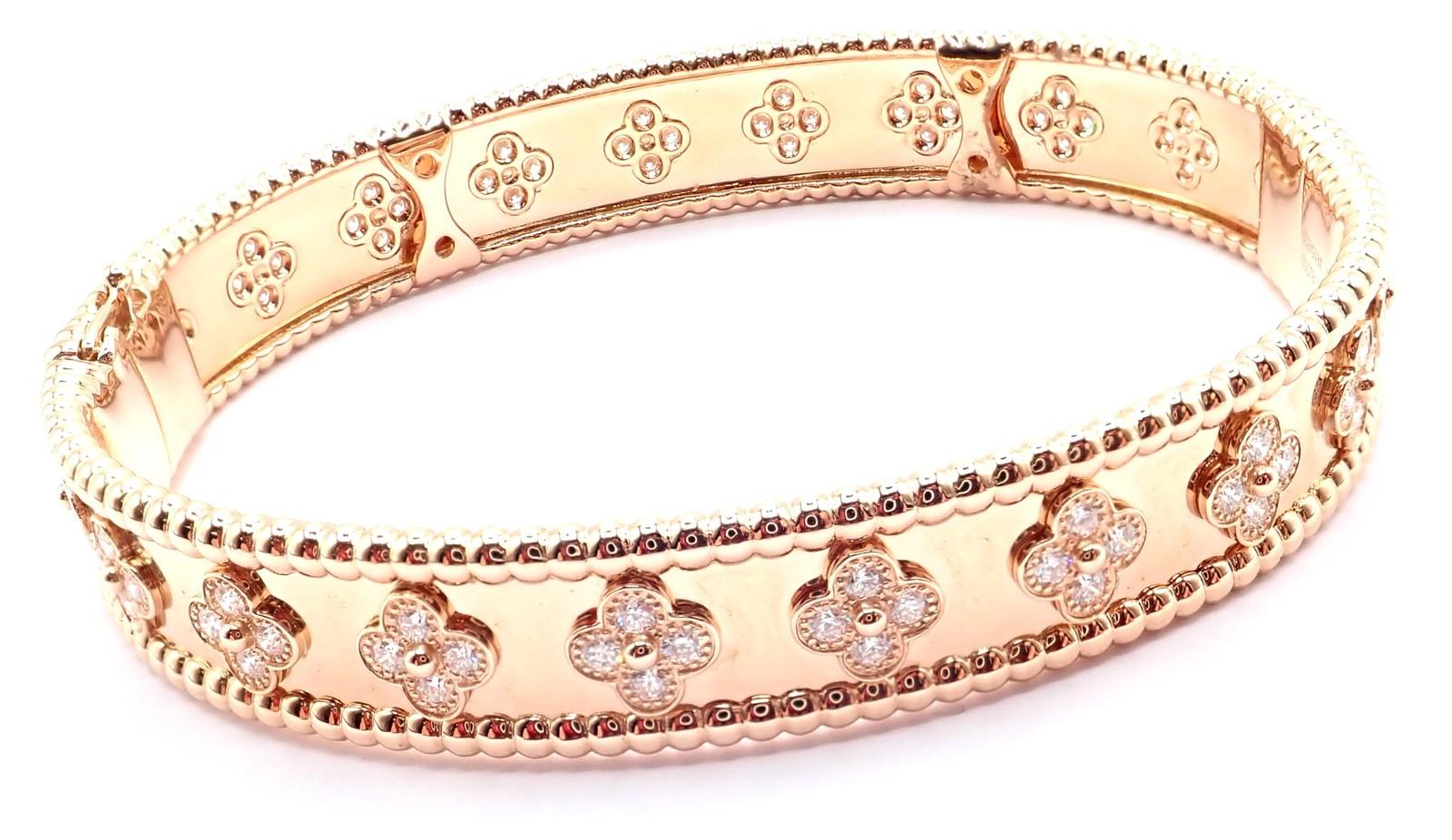 Van Cleef & Arpels Perlee Diamond Clover Rose Gold Bangle Bracelet (Brillantschliff) im Angebot