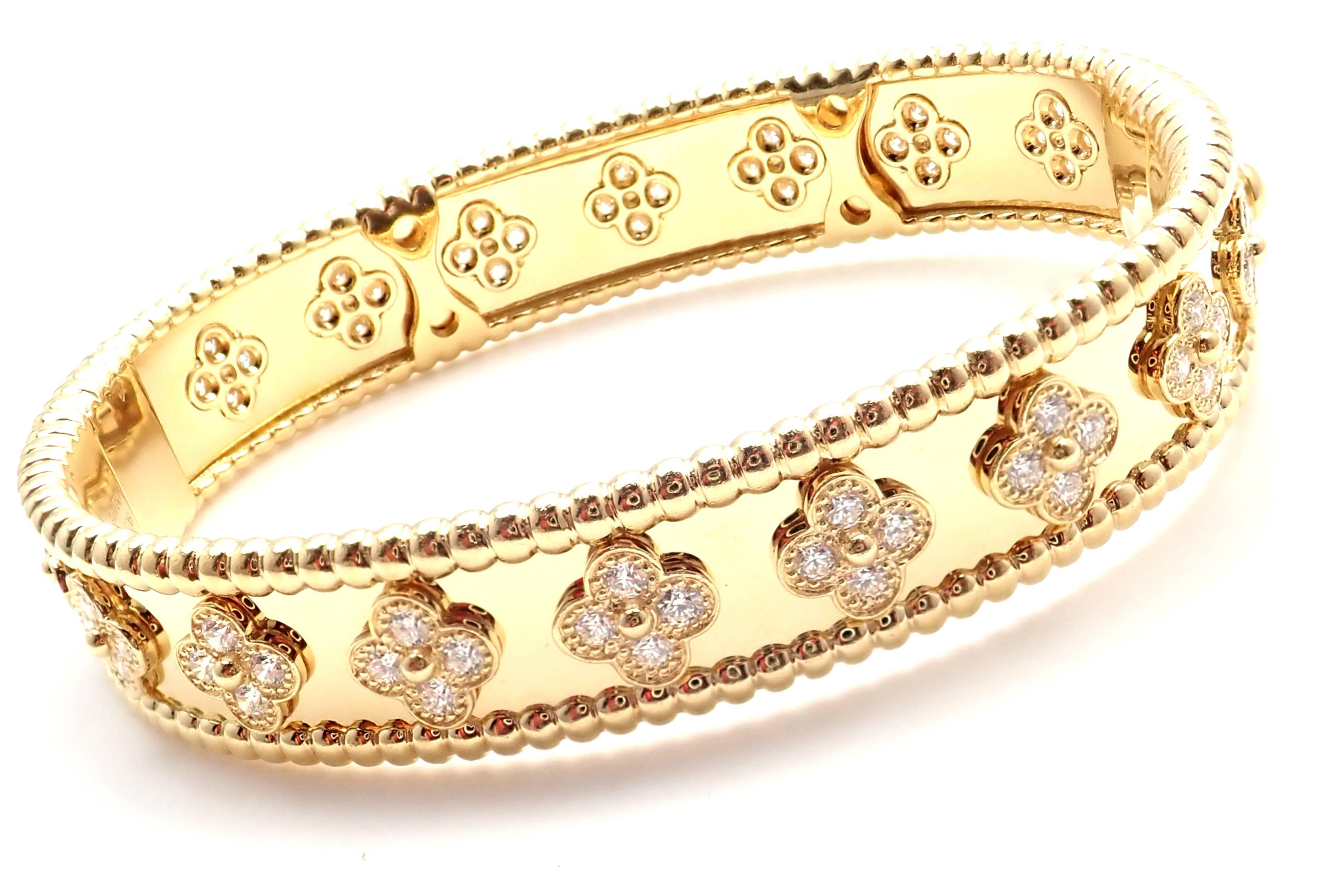 Women's or Men's Van Cleef & Arpels Perlée Diamond Clover Yellow Gold Bangle Bracelet