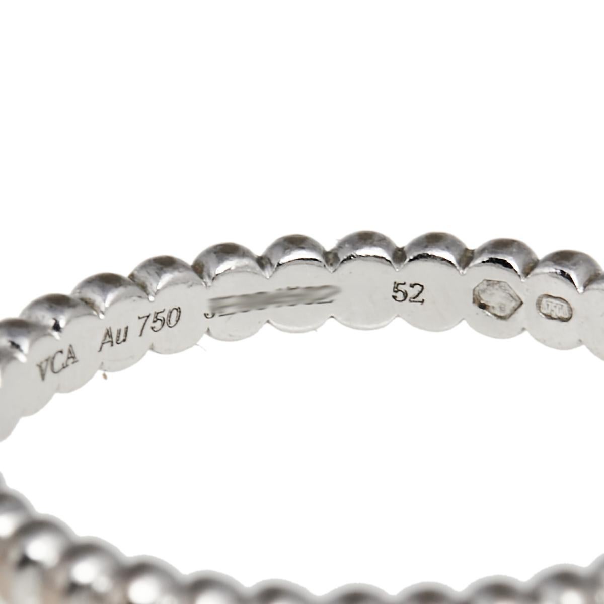 Van Cleef & Arpels Perlee Pearls of 18K White Gold Narrow Band Ring 52 SM In Fair Condition In Dubai, Al Qouz 2