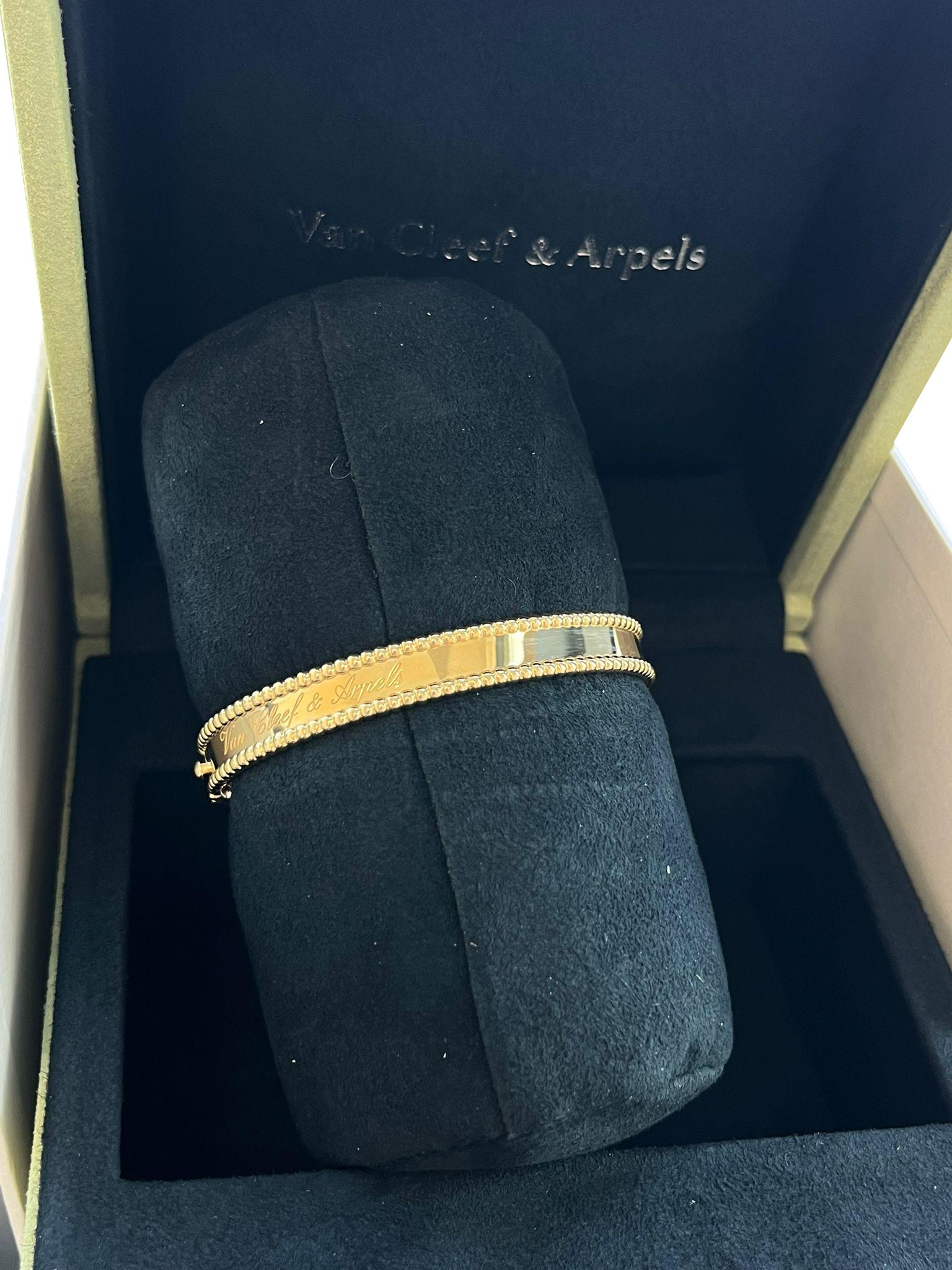 Van Cleef & Arpels Bracelet Perlée Signature Or Jaune 18K Petit Modèle en vente 3