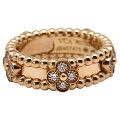 Van Cleef & Arpels, bague jonc Perlee Sweet Clovers en or rose 18 carats et diamants, 49