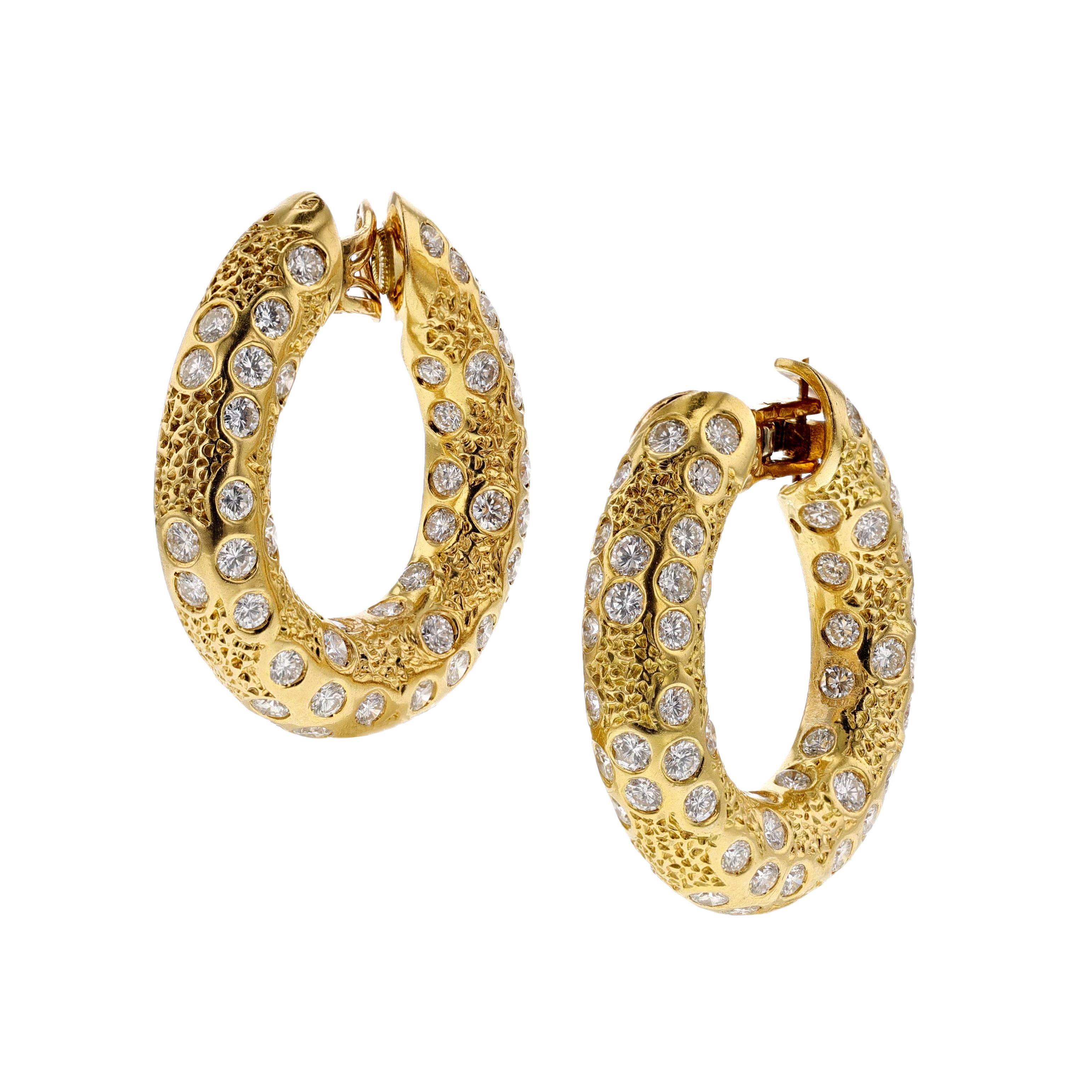 Round Cut Van Cleef & Arpels (Péry et Fils) Diamond and Gold Hoop Earrings