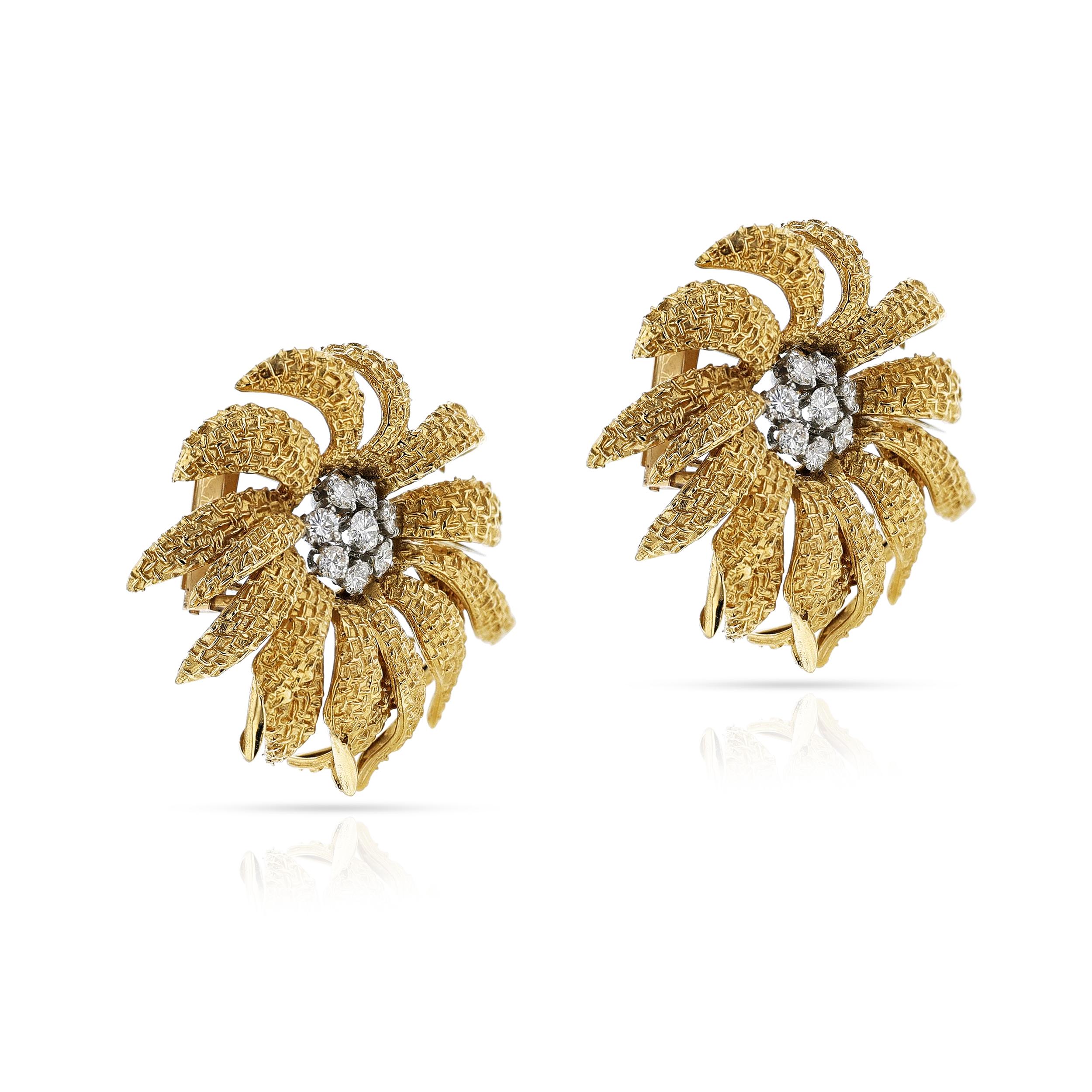 Van Cleef & Arpels Péry et Fils Diamond Flower Brooch Pair, 18k In Excellent Condition In New York, NY