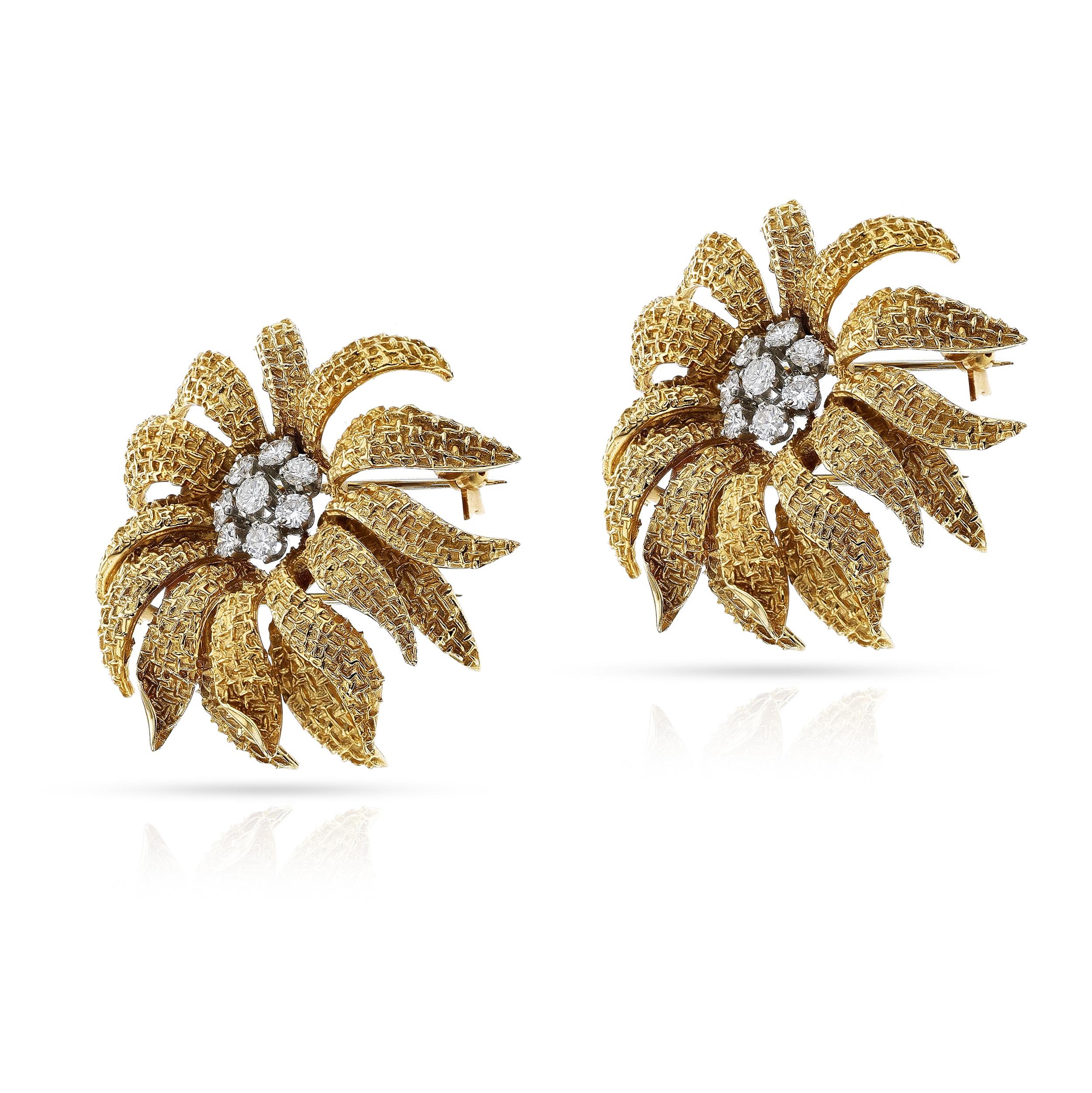 Women's or Men's Van Cleef & Arpels Péry et Fils Diamond Flower Brooch Pair, 18k