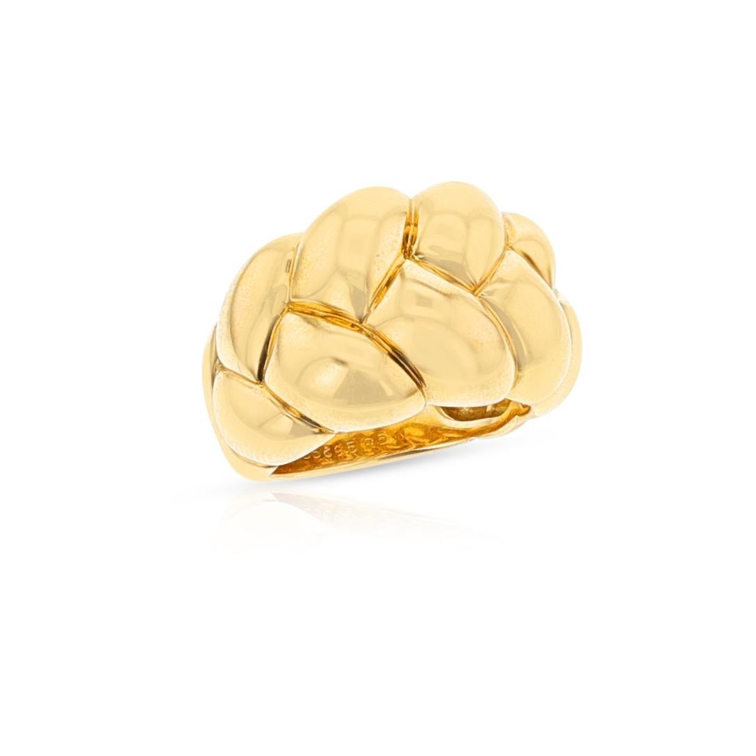 Van Cleef & Arpels (Péry et Fils) Gold Rope Bombe Ring, 18k In Excellent Condition For Sale In New York, NY