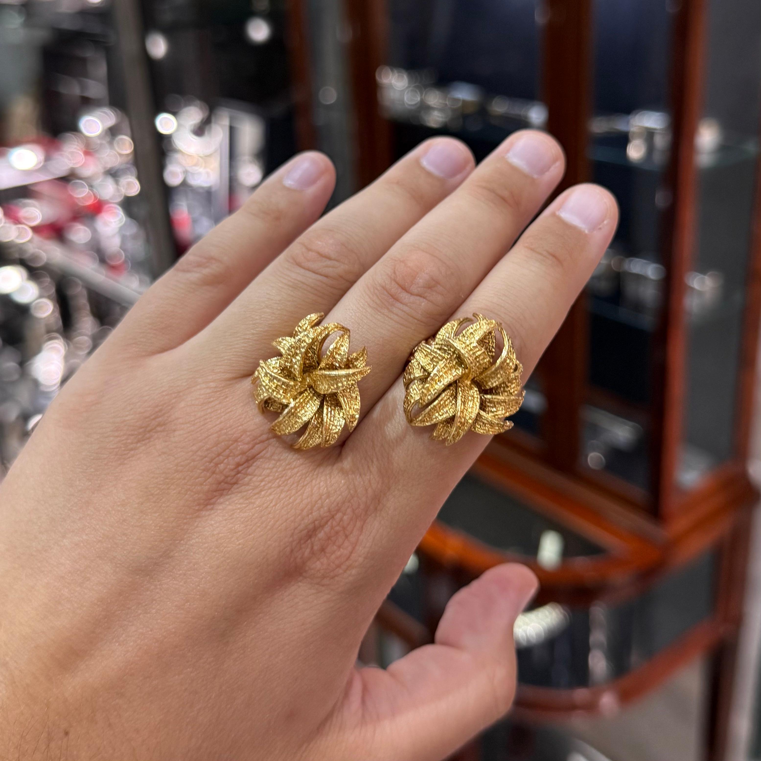 Van Cleef & Arpels Pery & Fils VCA Boucles d'oreilles diamants Broche parure florale Or 1960s en vente 5