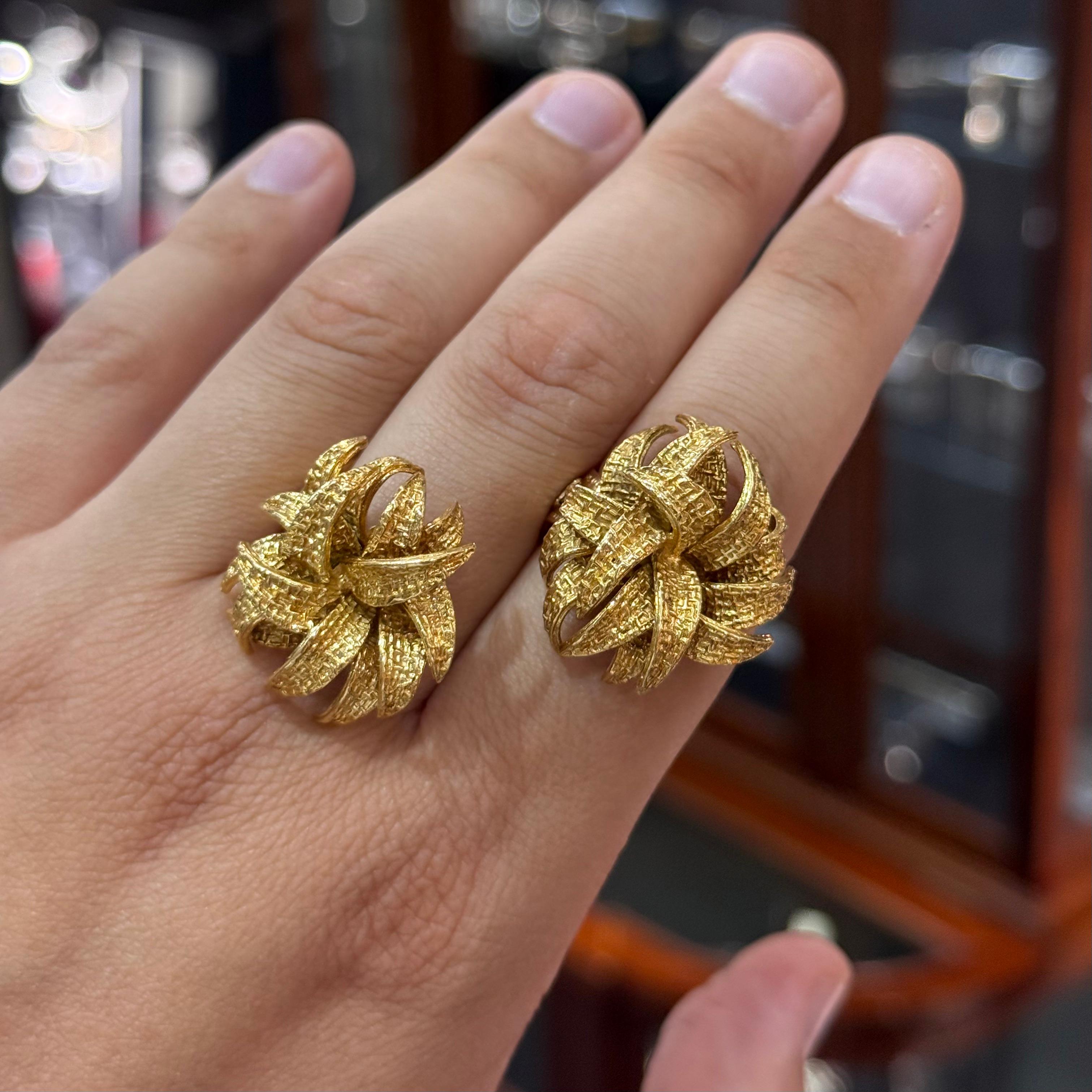 Van Cleef & Arpels Pery & Fils VCA Boucles d'oreilles diamants Broche parure florale Or 1960s en vente 6