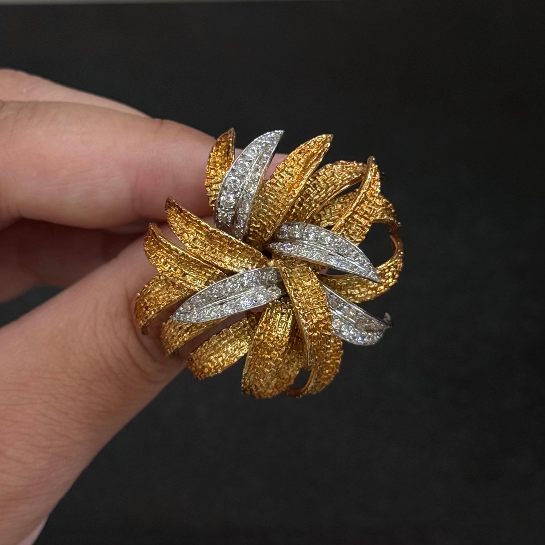 Moderne Van Cleef & Arpels Pery & Fils VCA Boucles d'oreilles diamants Broche parure florale Or 1960s en vente
