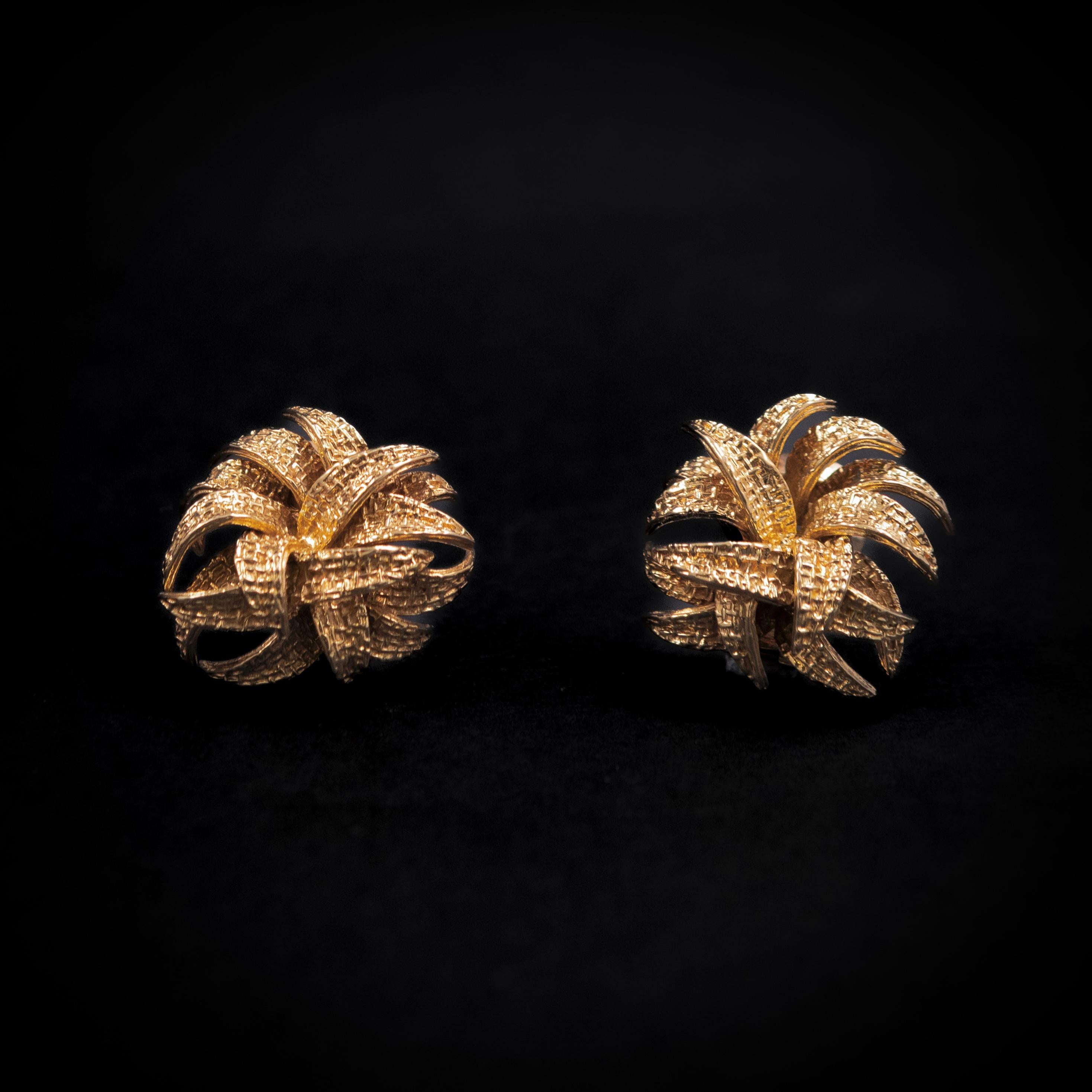 Taille ronde Van Cleef & Arpels Pery & Fils VCA Boucles d'oreilles diamants Broche parure florale Or 1960s en vente