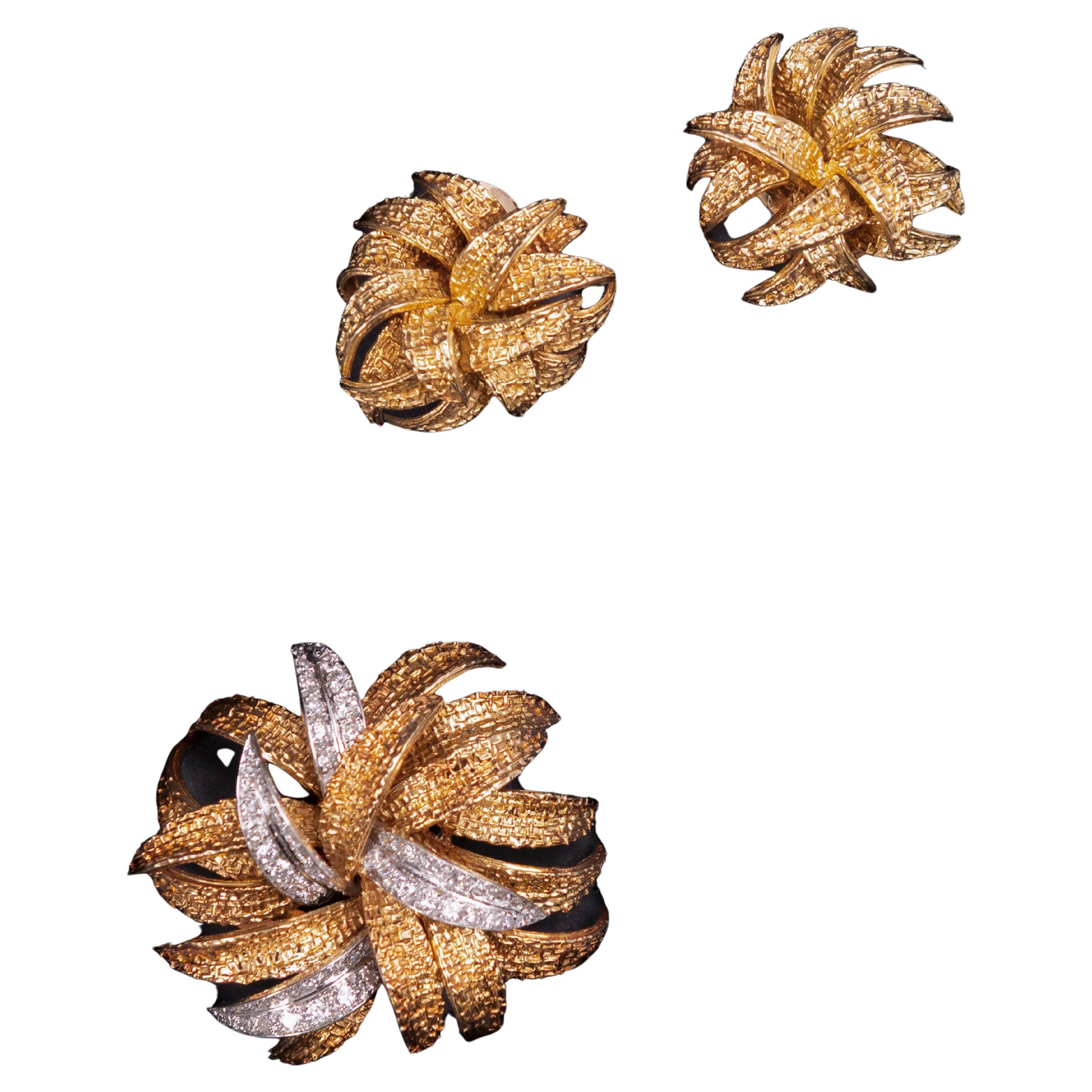 Van Cleef & Arpels Pery & Fils VCA Boucles d'oreilles diamants Broche parure florale Or 1960s en vente