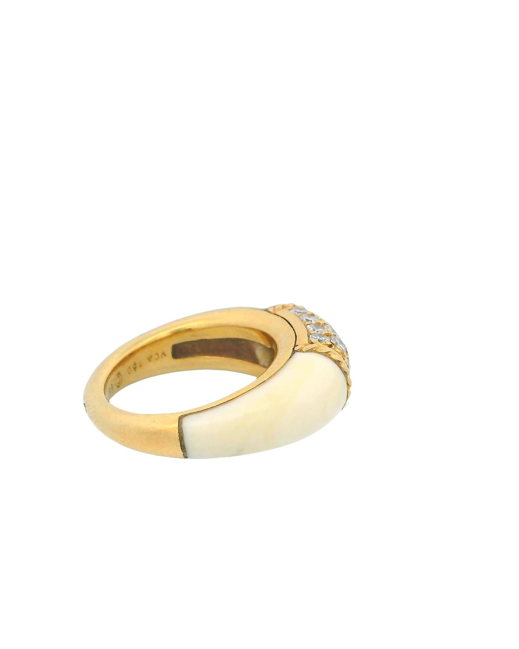 Van Cleef & Arpels Philippine 18K Yellow Gold and ivory Ring In Good Condition For Sale In Great Neck Plaza, NY