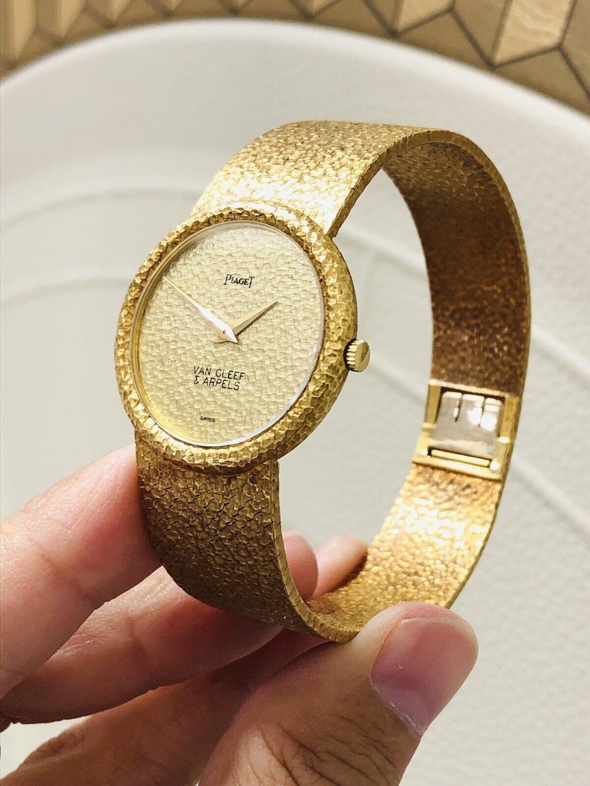 VAN CLEEF & ARPELS PIAGET 18k Yellow Gold Watch Circa 1970s Men's Size For Sale 6