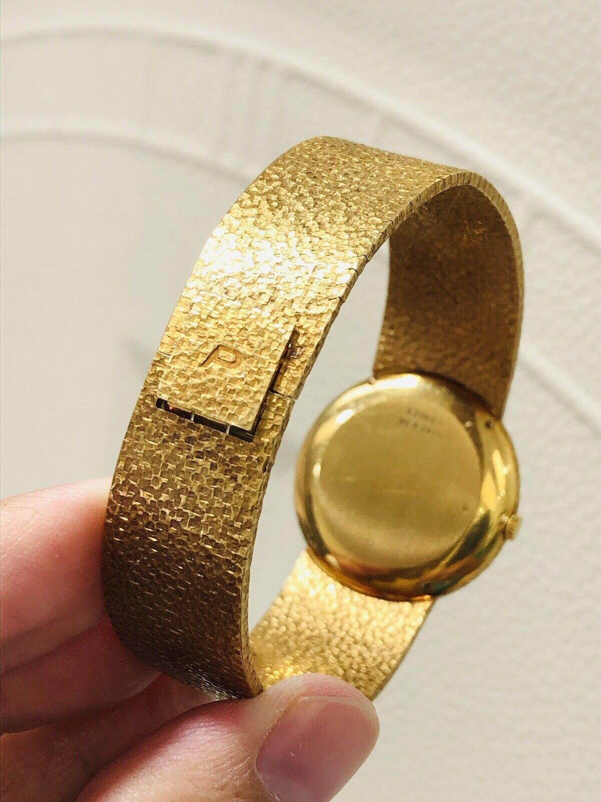 VAN CLEEF & ARPELS PIAGET 18k Yellow Gold Watch Circa 1970s Men's Size In Excellent Condition For Sale In Beverly Hills, CA