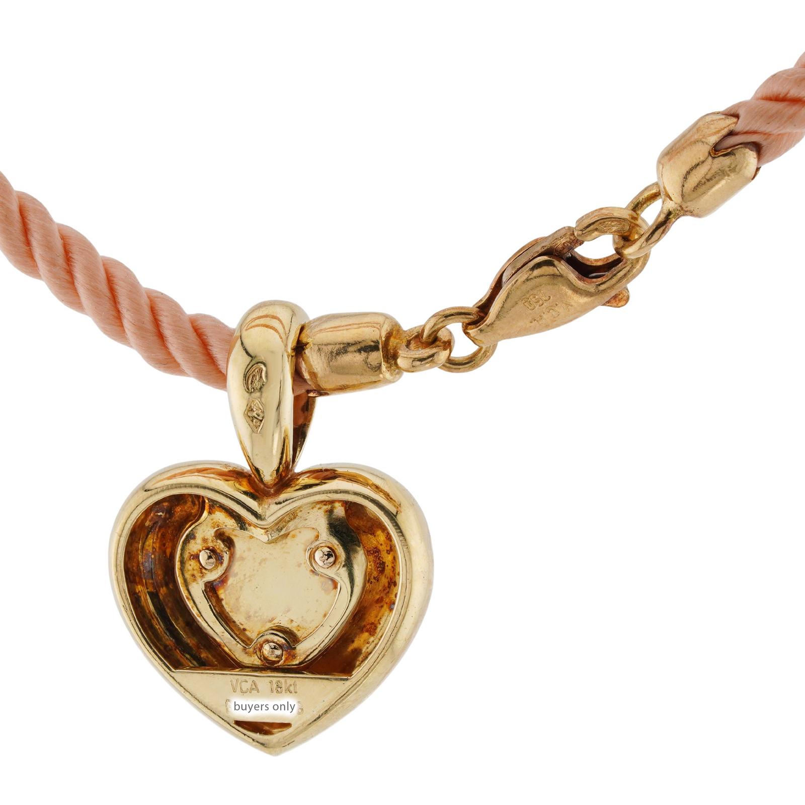 Women's or Men's VAN CLEEF & ARPELS Pink Coral Yellow Gold Silk Cord Pendant Necklace For Sale
